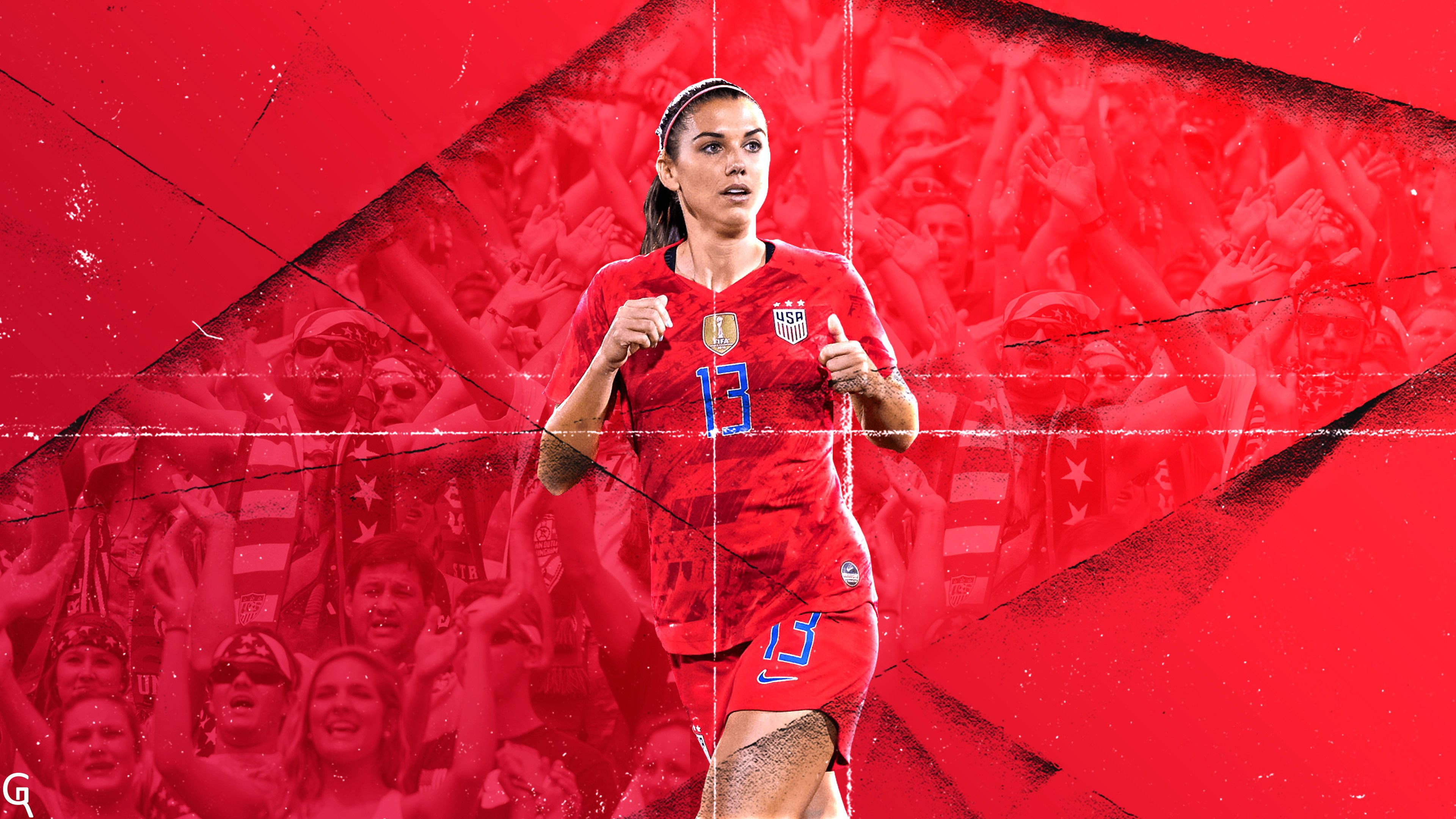Alex Morgan 桌布 壁紙 — 一名身穿紅色美國球衣的女足球員決心向前奔跑，身後歡呼的人群在鮮紅色的圖形設計中逐漸淡出。