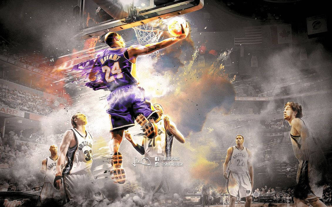 NBA 桌布 壁紙 — 一名身穿紫色球衣的籃球運動員在擠滿觀眾的場館中，戲劇性地灌籃，周圍火焰和煙霧爆炸。