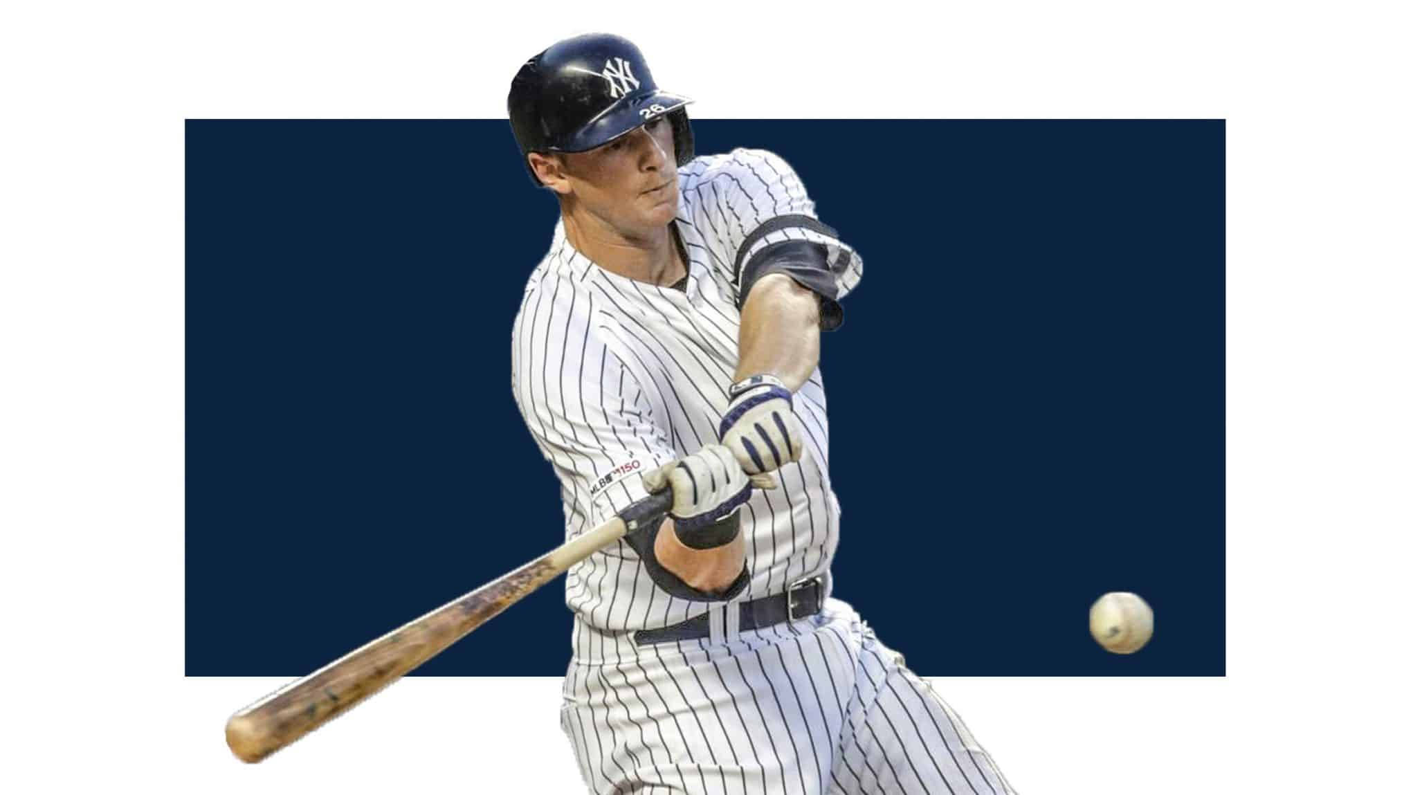 Dj Lemahieu 桌布 壁紙 — 一名身穿細條紋球衣的棒球運動員在深藍色背景下揮棒擊球。