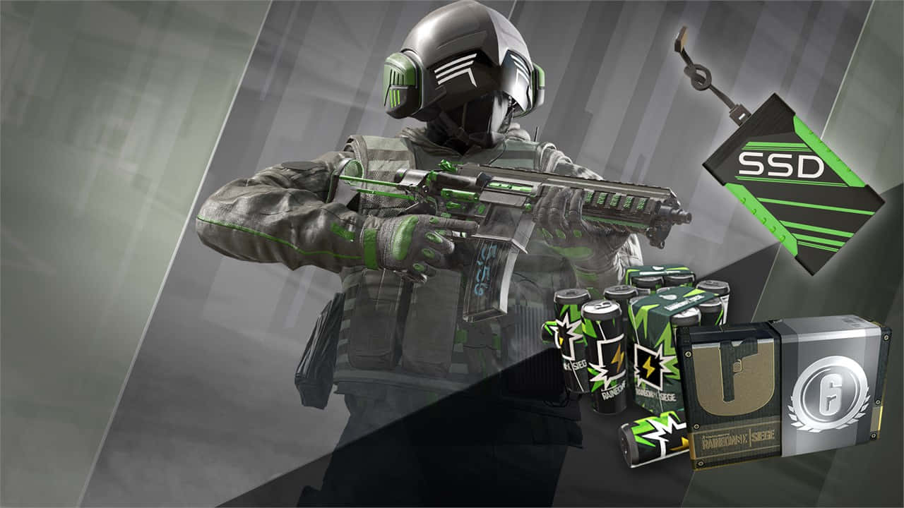 Rainbow Six Siege Jager 桌布 壁紙 — 一名身穿綠色和灰色裝備的未來士兵，在SSD和能量飲料等科技裝備旁瞄準步槍。