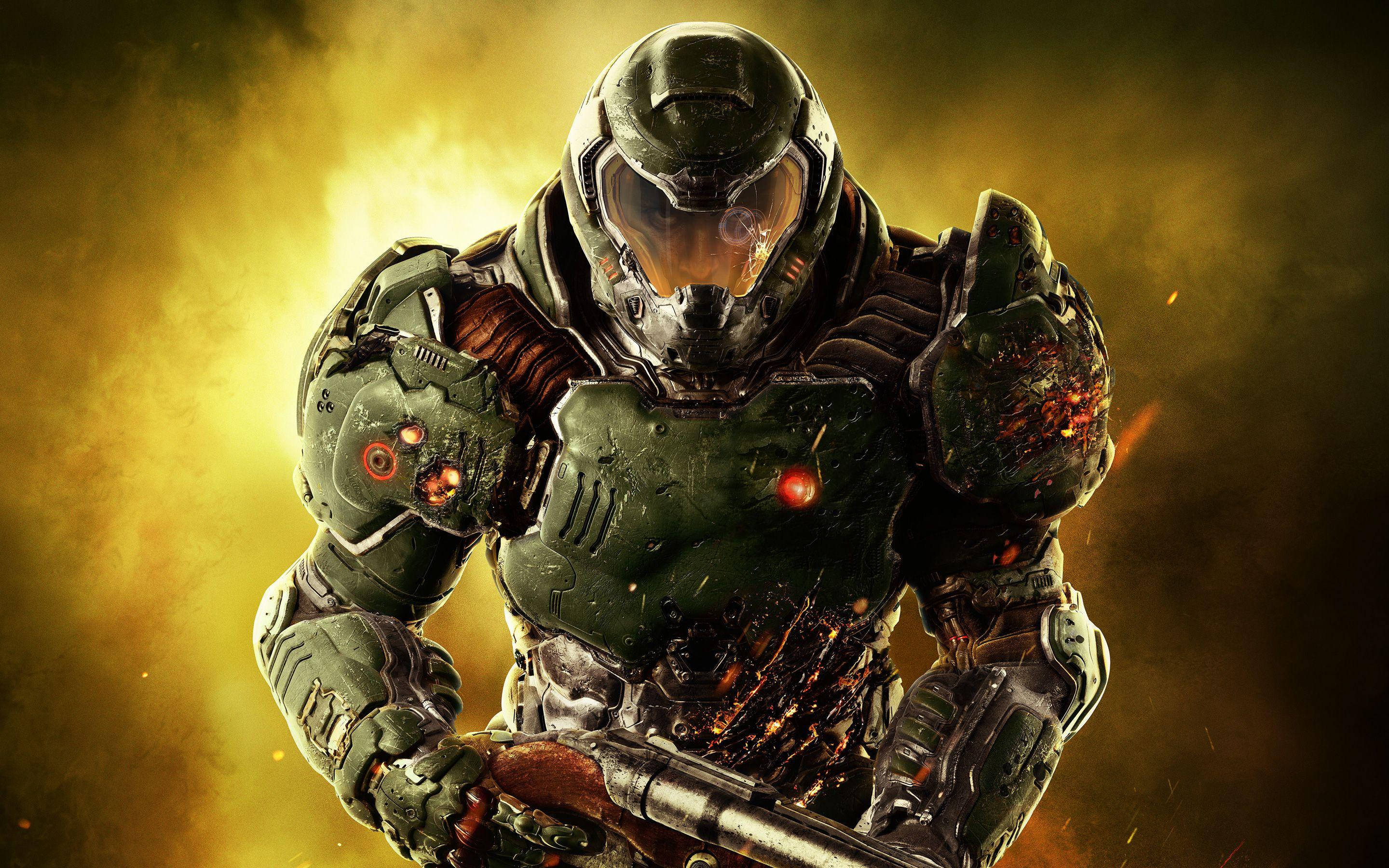 doom HD 桌布 壁紙 — 一名身穿綠色戰鬥裝備的重裝士兵，在火花四濺的熾熱金色背景下，挑釁地站立著。