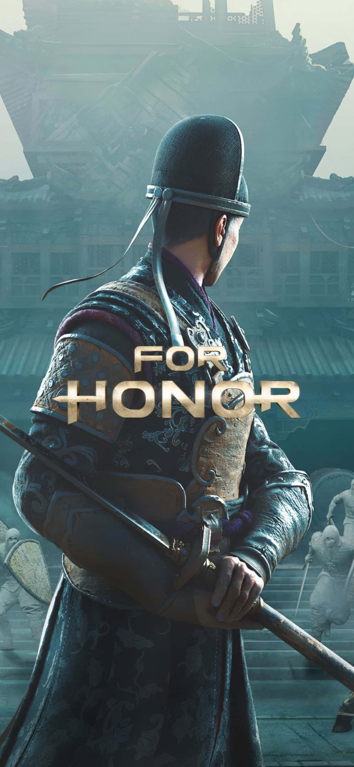 iPhone Xs For Honor 桌布 壁紙 — 一名身穿華麗盔甲的戰士，手持劍，以霧氣籠罩的古老亞洲堡壘為背景，蓄勢待發。