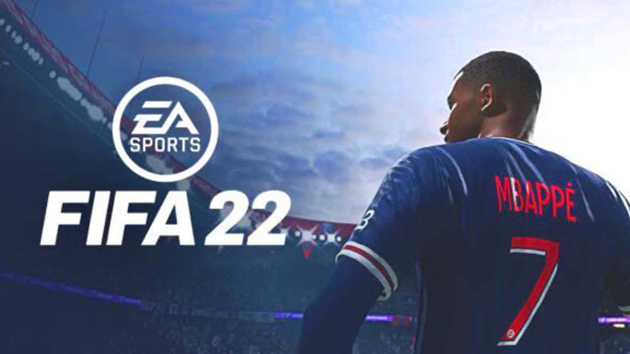 Fifa 22 桌布 壁紙 — 一名身穿藍色球衣、印有'MBAPPE 7'的足球運動員站在球場上，天空多雲，可見'FIFA 22'和EA Sports標誌。