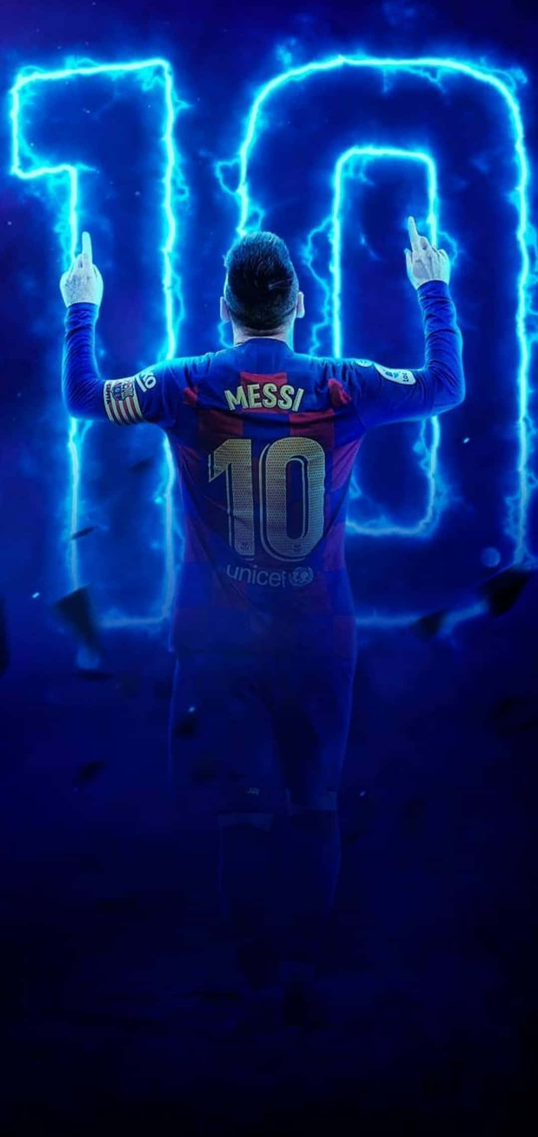 Messi Cool 桌布 壁紙 — 一名身穿藍色球衣、背號10的足球員舉起雙手站立，身後形成發光的電光藍色數字10。