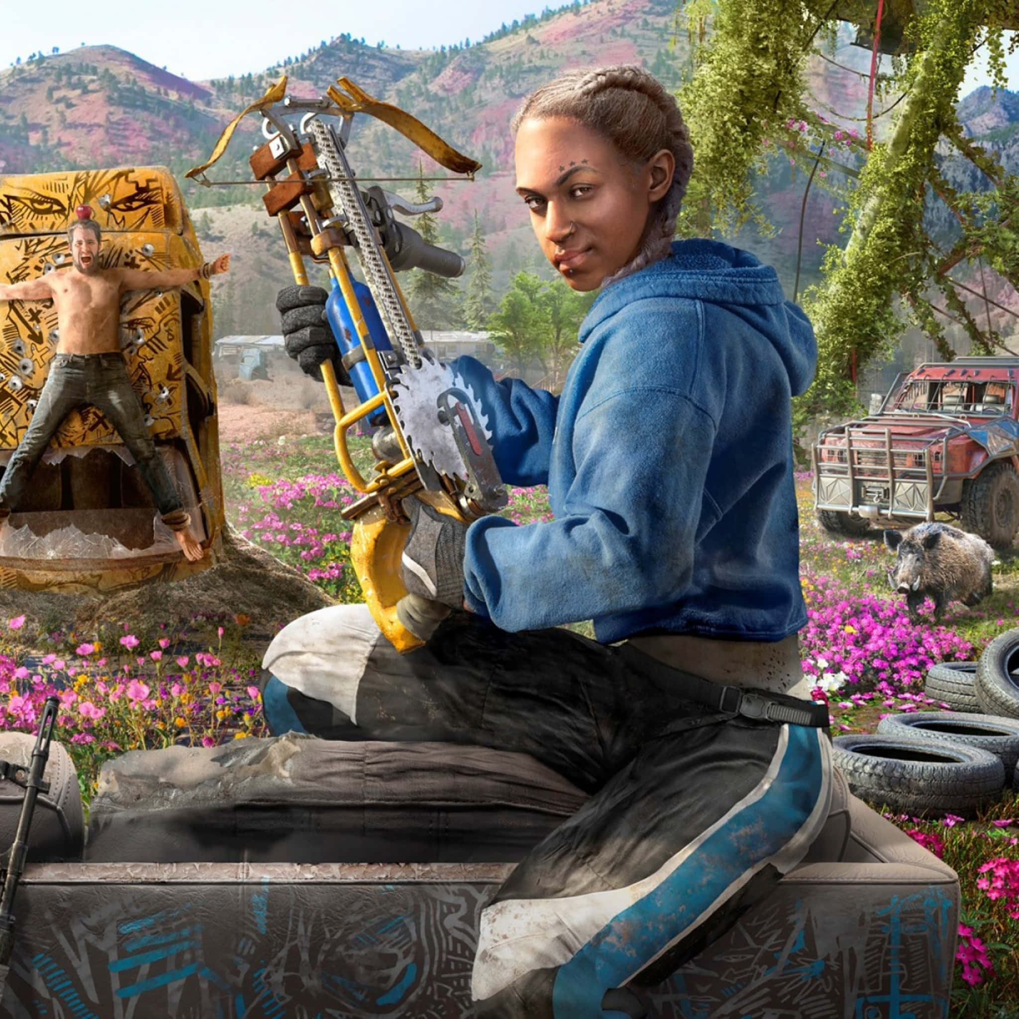 video games 桌布 壁紙 — 一名身穿藍色連帽衫的女子手持十字弓，坐在一輛車上，身處一片充滿活力的粉紅色花田，身後有一名男子站在翻倒的汽車上。