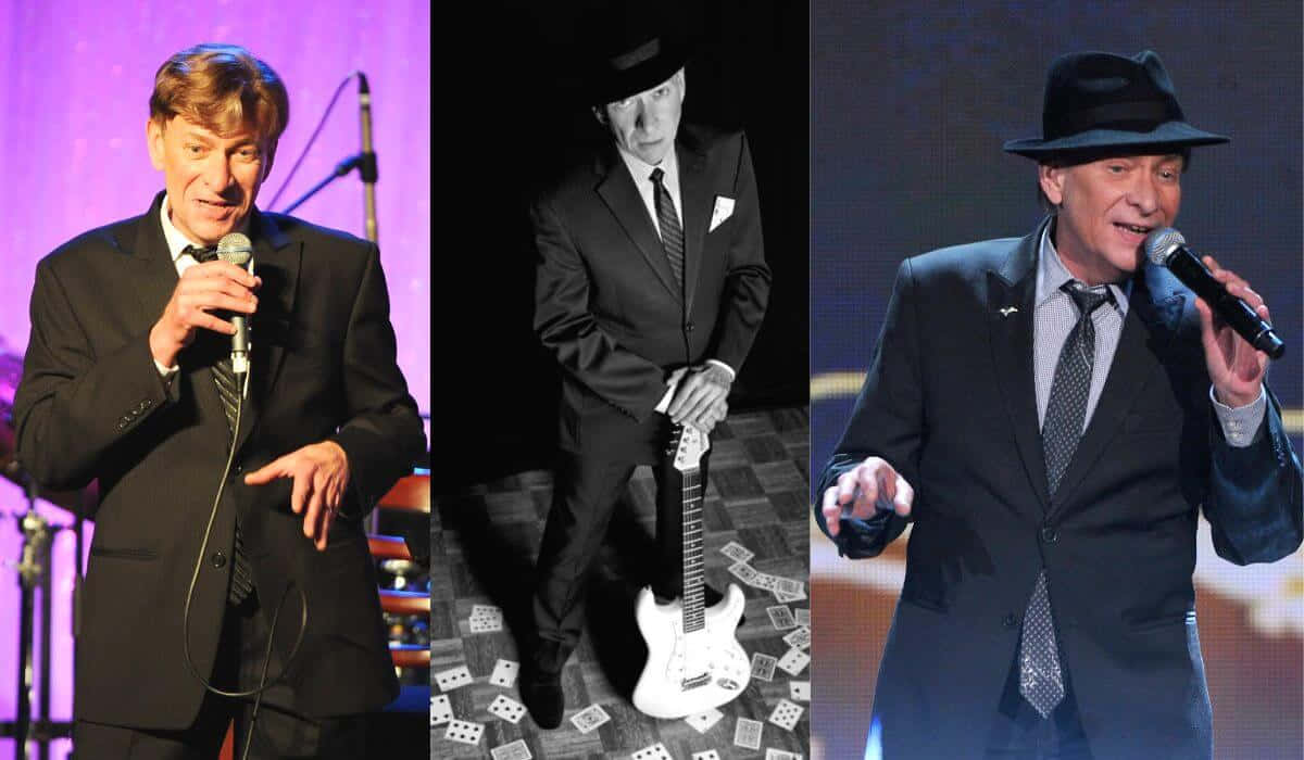 Bobby Caldwell 桌布 壁紙 — 一名身穿西裝的男子在紫色燈光和散落一地的撲克牌中，於舞台上對著麥克風唱歌。