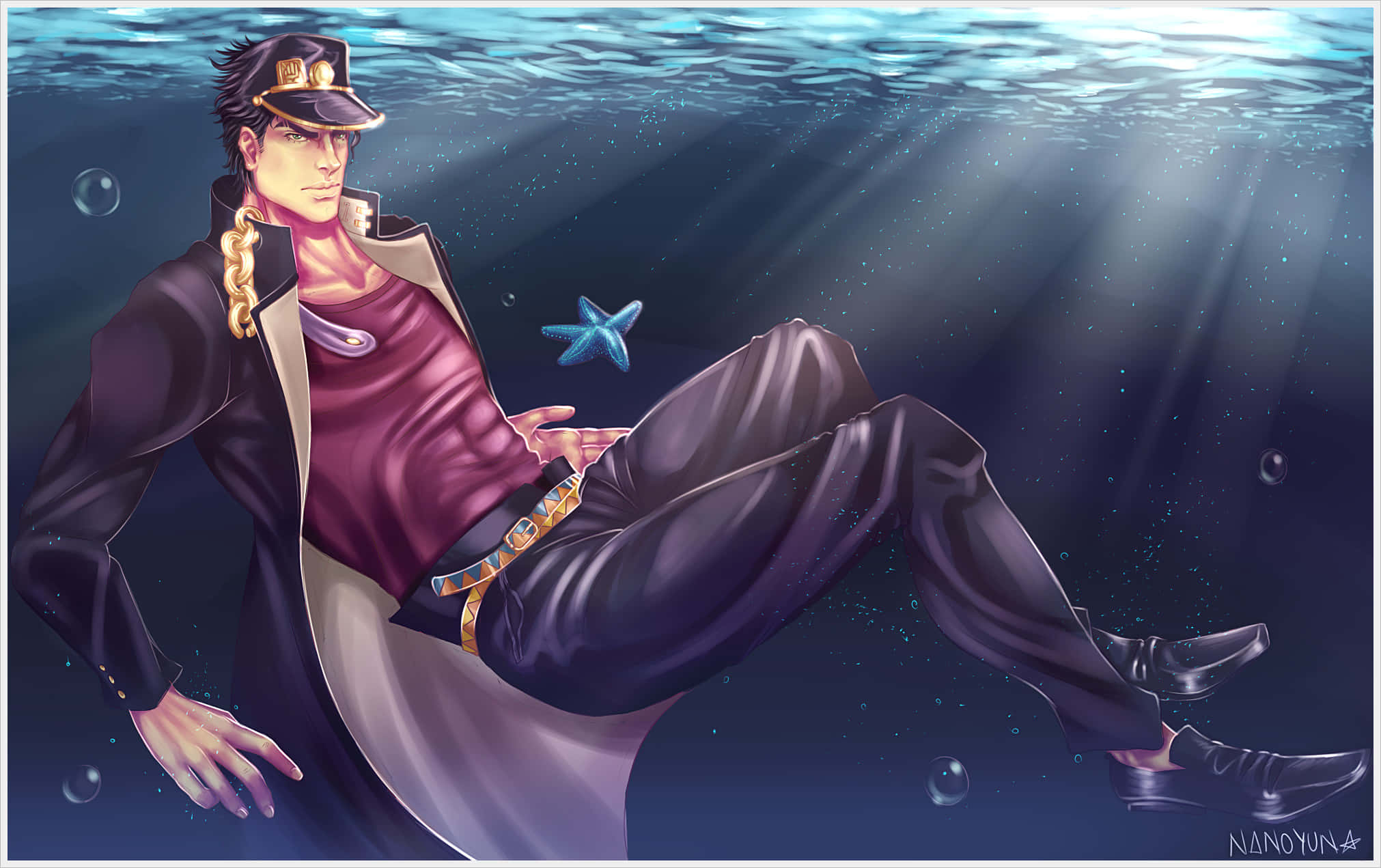 Jotaro 桌布 壁紙 — 一名身穿軍裝風格制服的男人在水下放鬆，附近有陽光光束和海星。