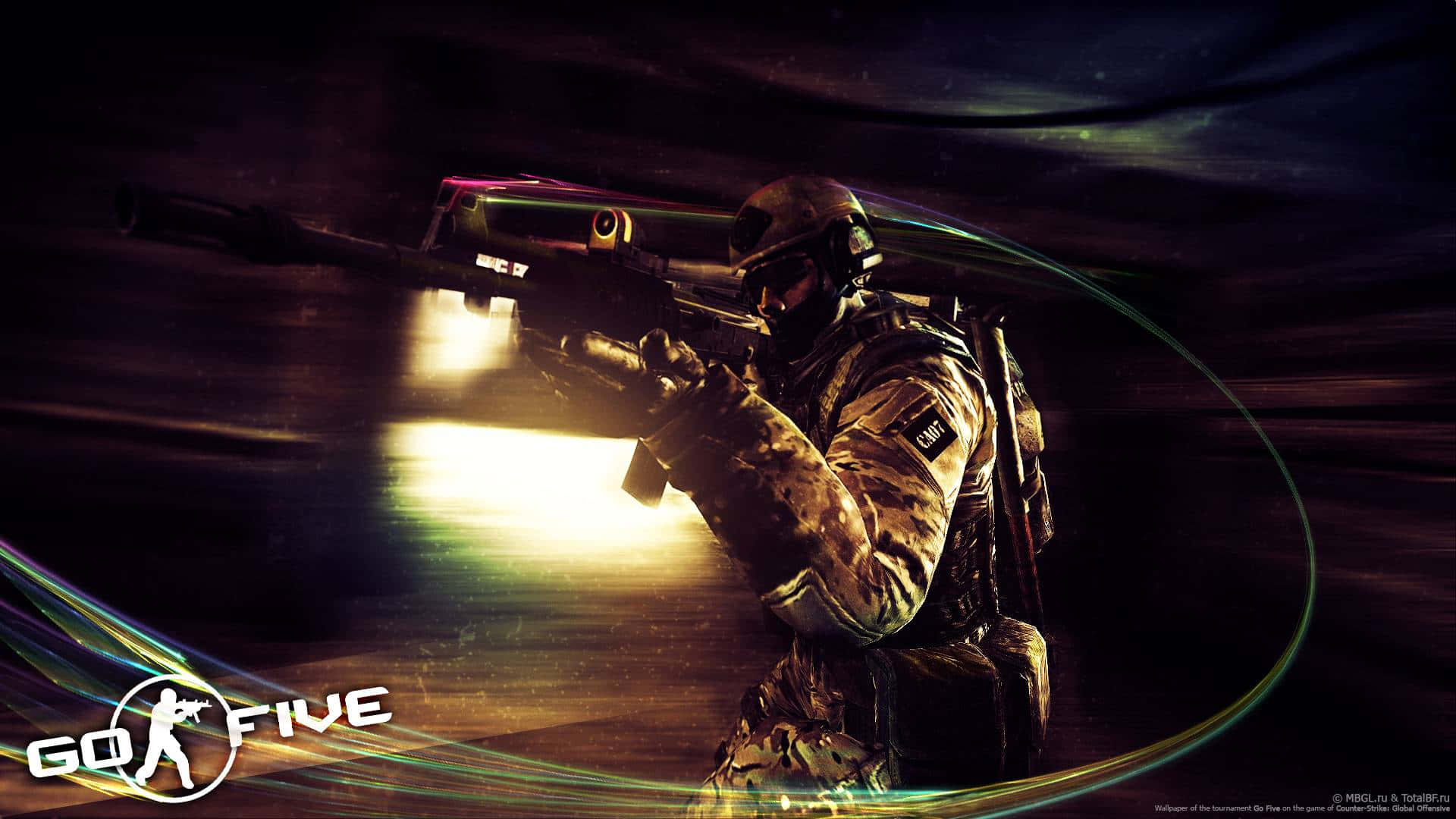 Counterstrike 桌布 壁紙 — 一名身穿迷彩服的士兵在黑暗的未來場景中瞄準一把發光的步槍，周圍有霓虹色條紋旋轉。