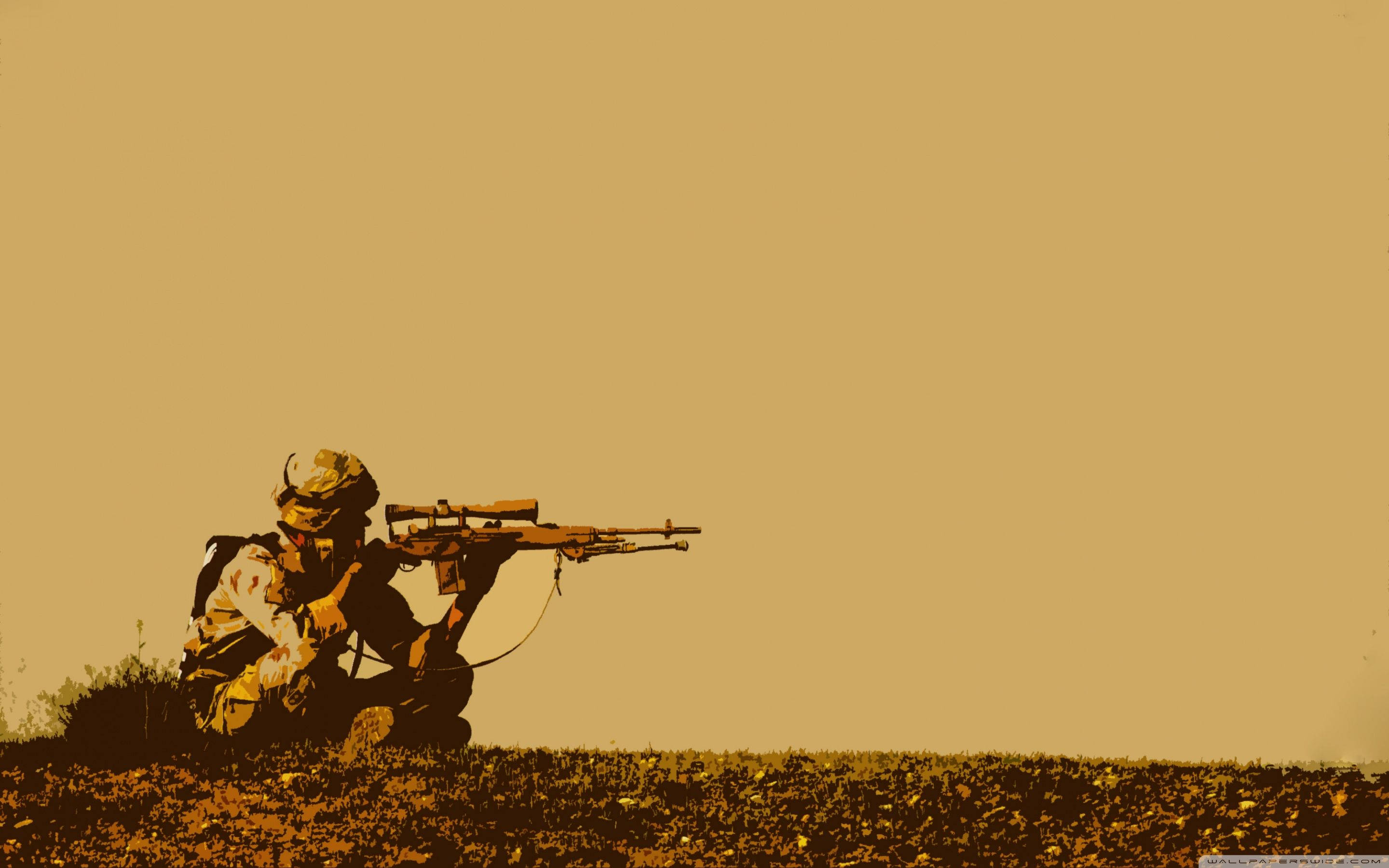 軍隊 桌布 壁紙 — 一名身穿迷彩服的士兵蹲在田野中，瞄準狙擊步槍，背景為純色懷舊色調。