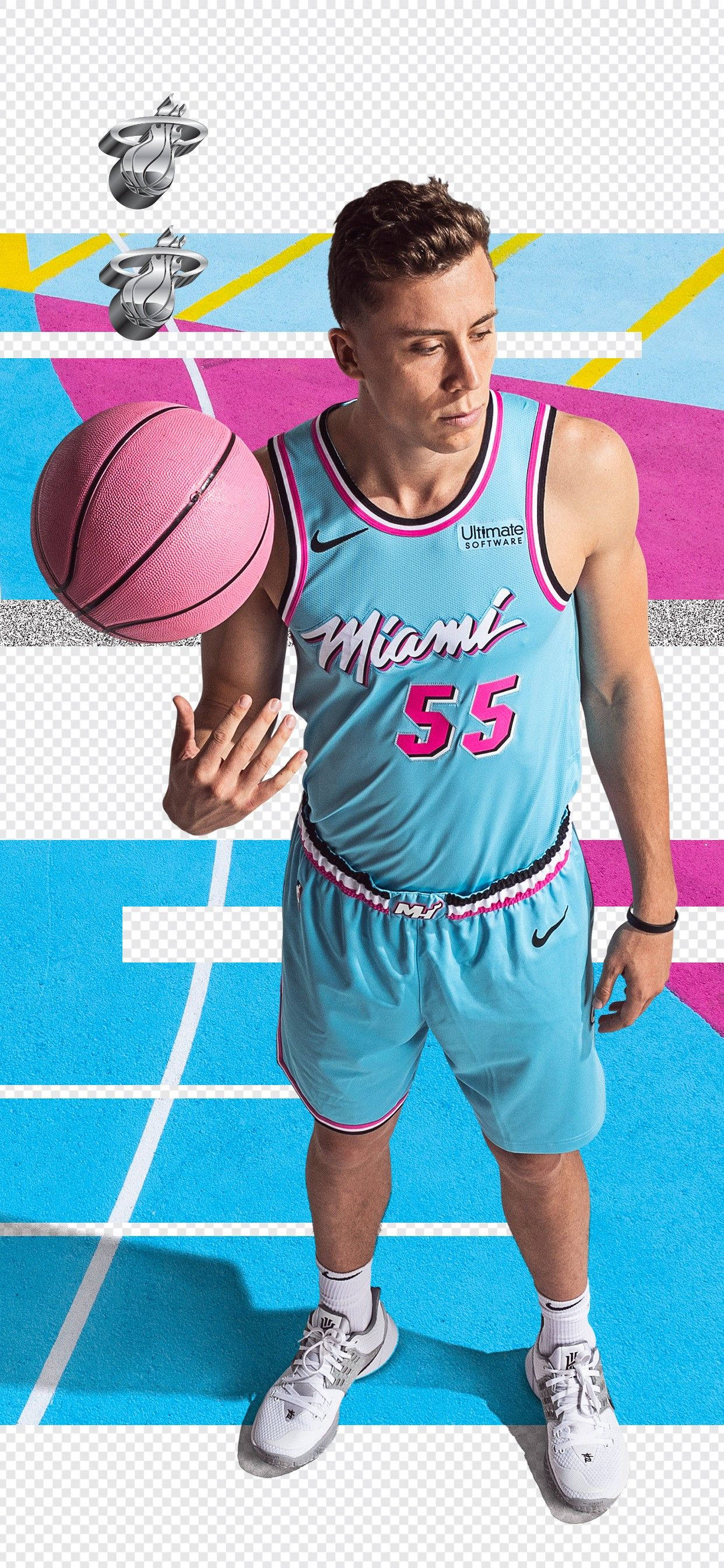 duncan robinson 桌布 壁紙 — 一名身穿邁阿密熱火球衣的籃球運動員，在充滿活力的幾何球場背景下拿著一個粉紅色的籃球。