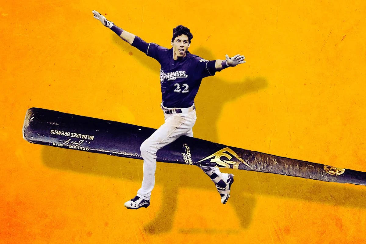 Yelich 桌布 壁紙 — 一名身穿釀酒人隊球衣的棒球運動員在充滿活力的橙色紋理背景上，動態地跳躍在一個巨大的球棒之上。