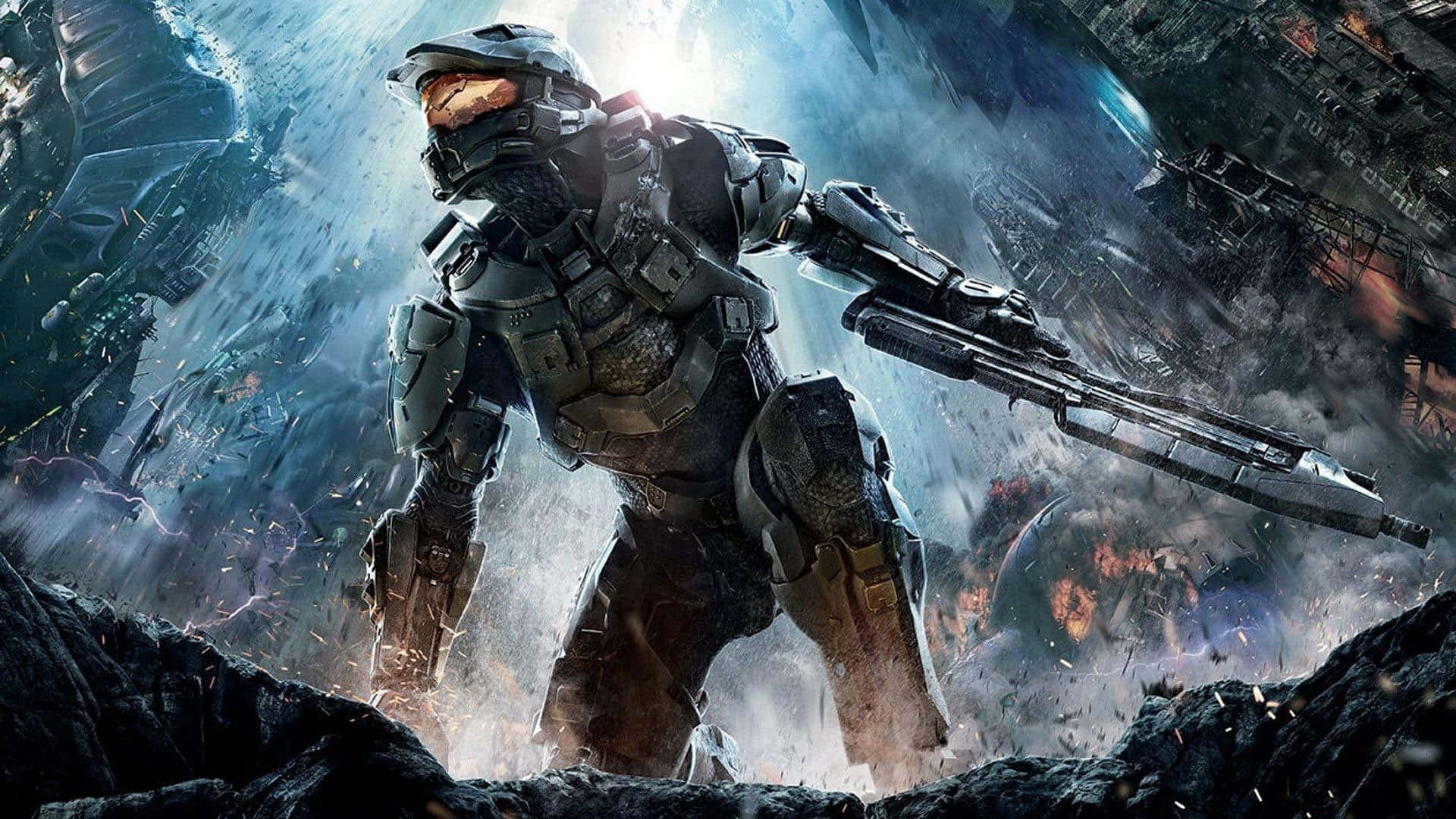 Halo 3 桌布 壁紙 — 一名身穿重甲的斯巴達戰士在爆炸和碎片紛飛的混亂戰場上，手持步槍準備就緒。