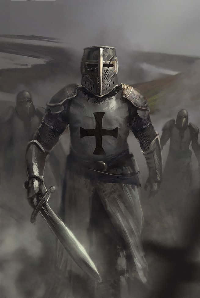 Crusader 桌布 壁紙 — 一名身穿銀色盔甲、帶有黑色十字架的騎士在迷霧中堅定站立，手持劍，身後隱約出現陰影人物。