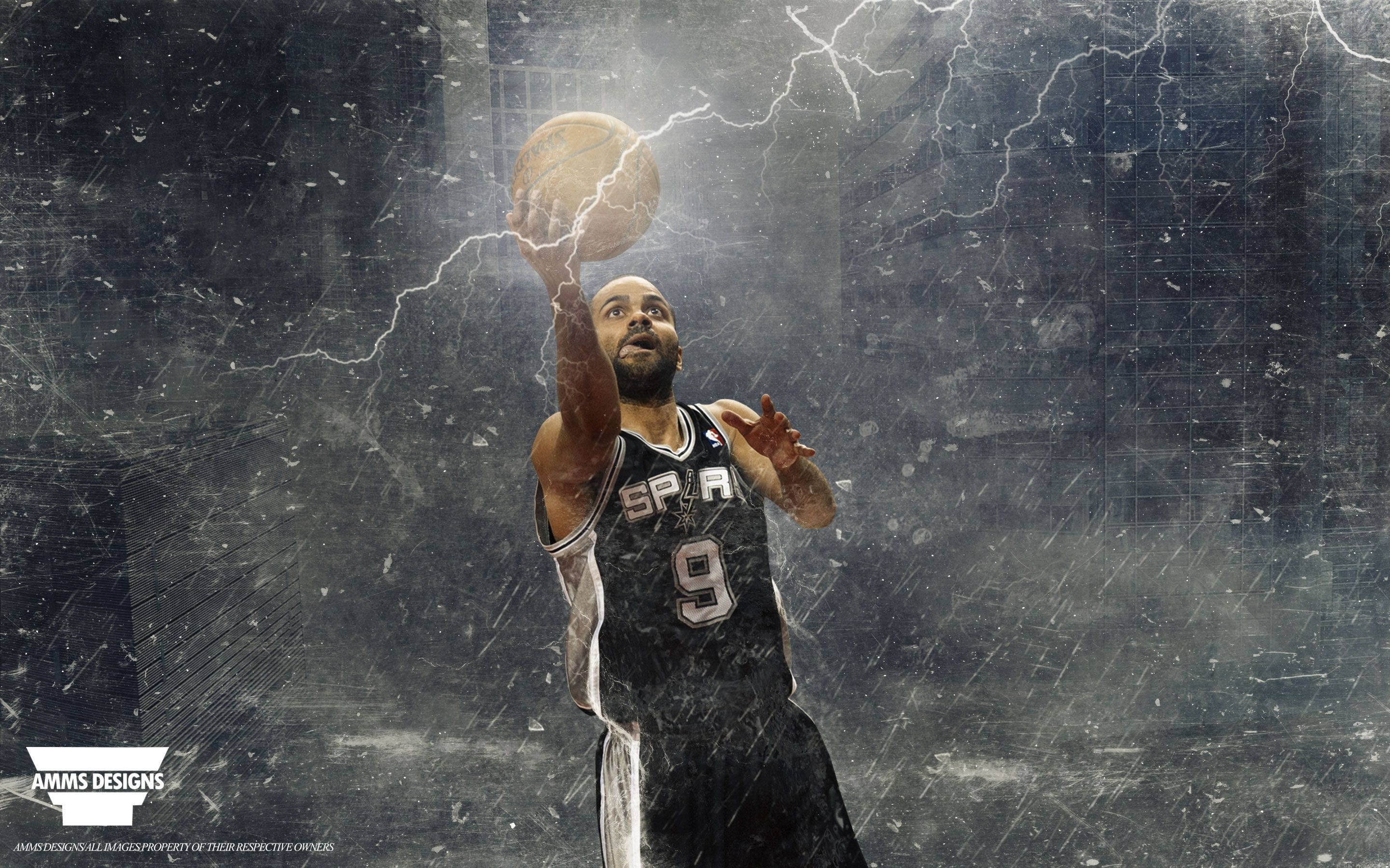 Tony Parker 桌布 壁紙 — 一名身穿馬刺隊球衣的籃球運動員跳起投籃，周圍閃電噼啪作響，背景粗糙有紋理。