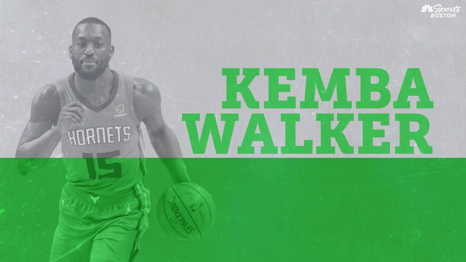Kemba Walker 桌布 壁紙 — 一名身穿黃蜂隊球衣的籃球運動員在灰色和綠色分割的背景上運球，並有粗體綠色文字寫著Kemba Walker。