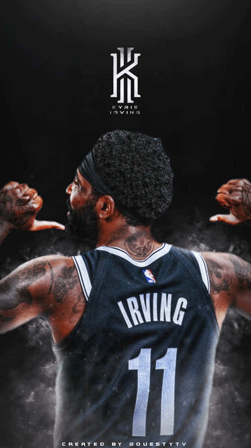 Kyrie Irving Cool 桌布 壁紙 — 一名身穿黑色球衣、背號11、名字Irving的籃球運動員，在黑暗煙霧背景中張開雙臂站立。
