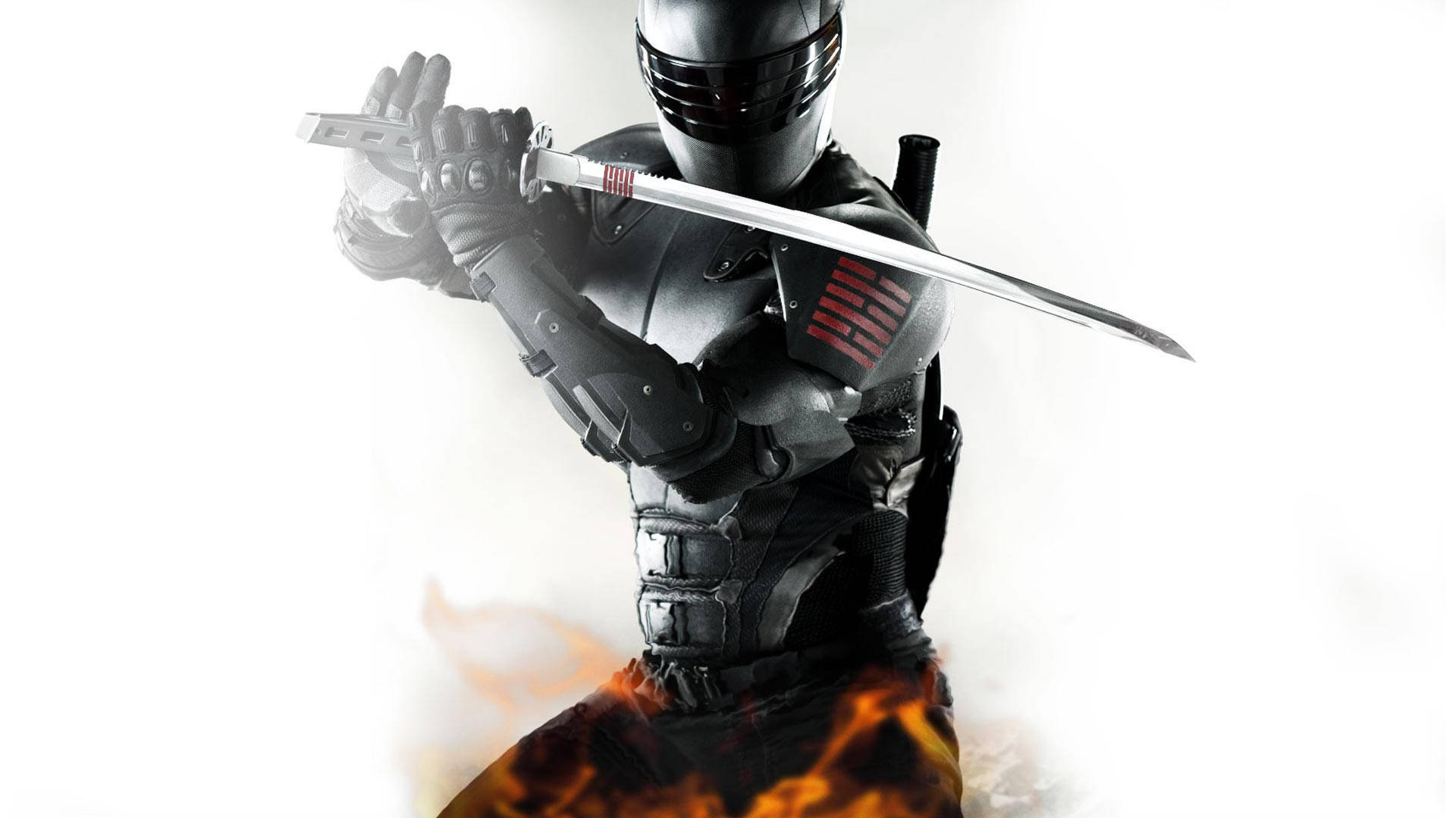 Snake Eyes 桌布 壁紙 — 一名身穿黑色盔甲的忍者戰士，在純白背景上，將武士刀高舉過頭，下半身噴出火焰。