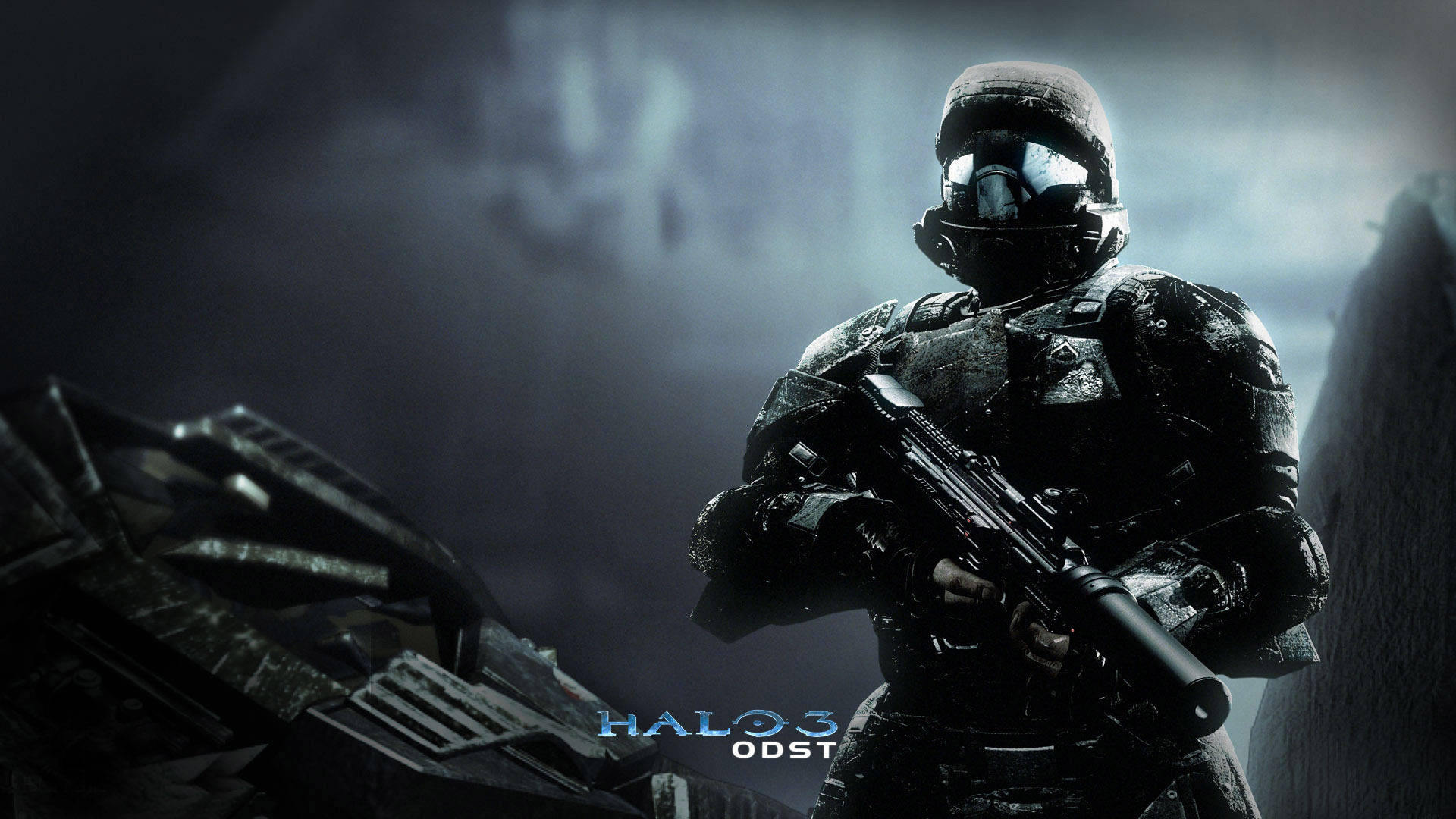 4K halo 桌布 壁紙 — 一名身穿黑色盔甲的斯巴達戰士在暴風雨般的灰色背景下持步槍，Halo 3 ODST 標誌清晰可見。