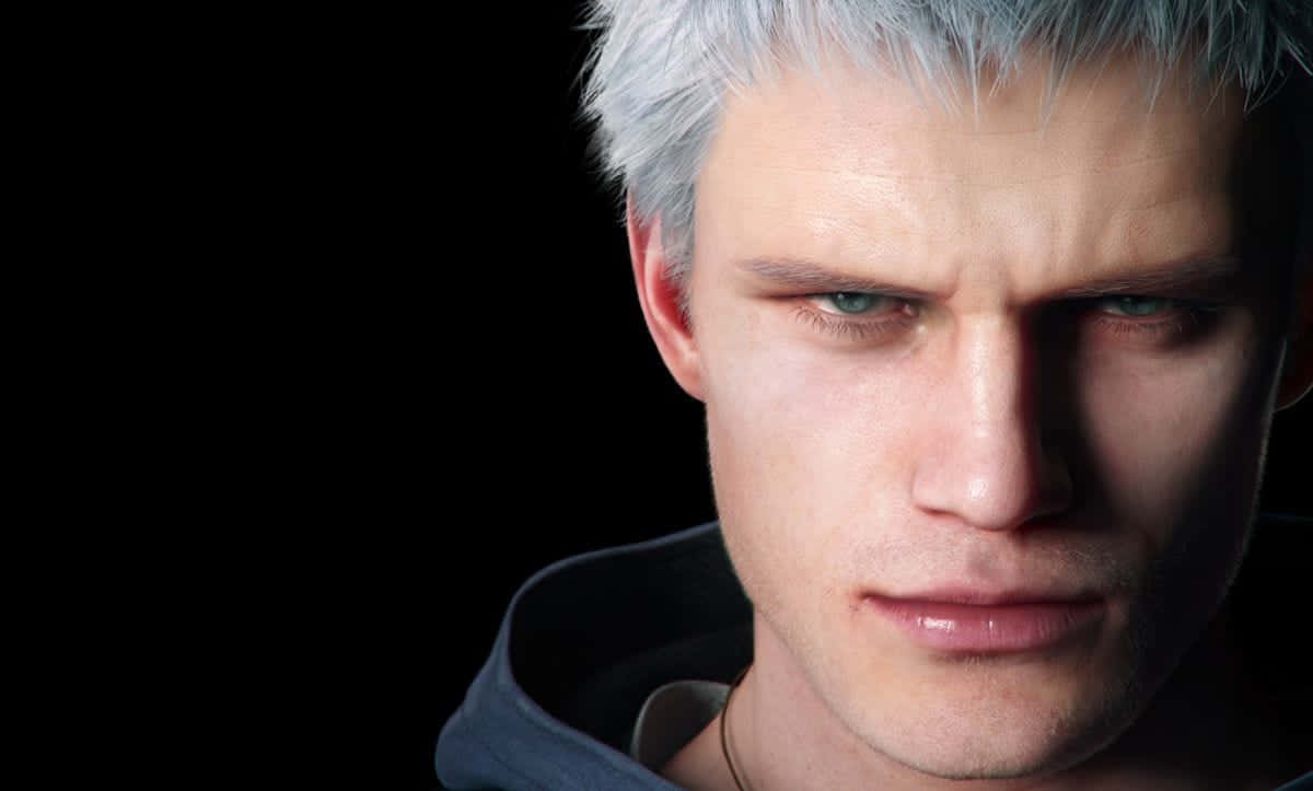 Devil May Cry Characters 桌布 壁紙 — 一名銀髮男子在黑色背景下的特寫，擁有強烈的綠色眼睛。