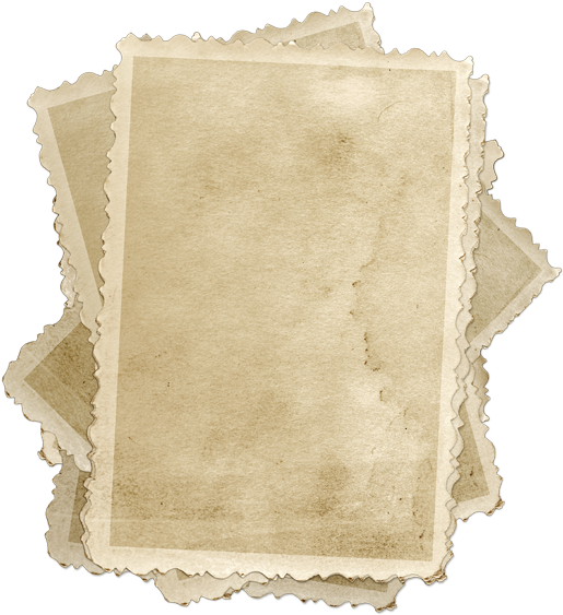 Old Paper 桌布 壁紙 — 一堆復古米色相紙，邊緣破損，帶有輕微污漬，背景為黑色。