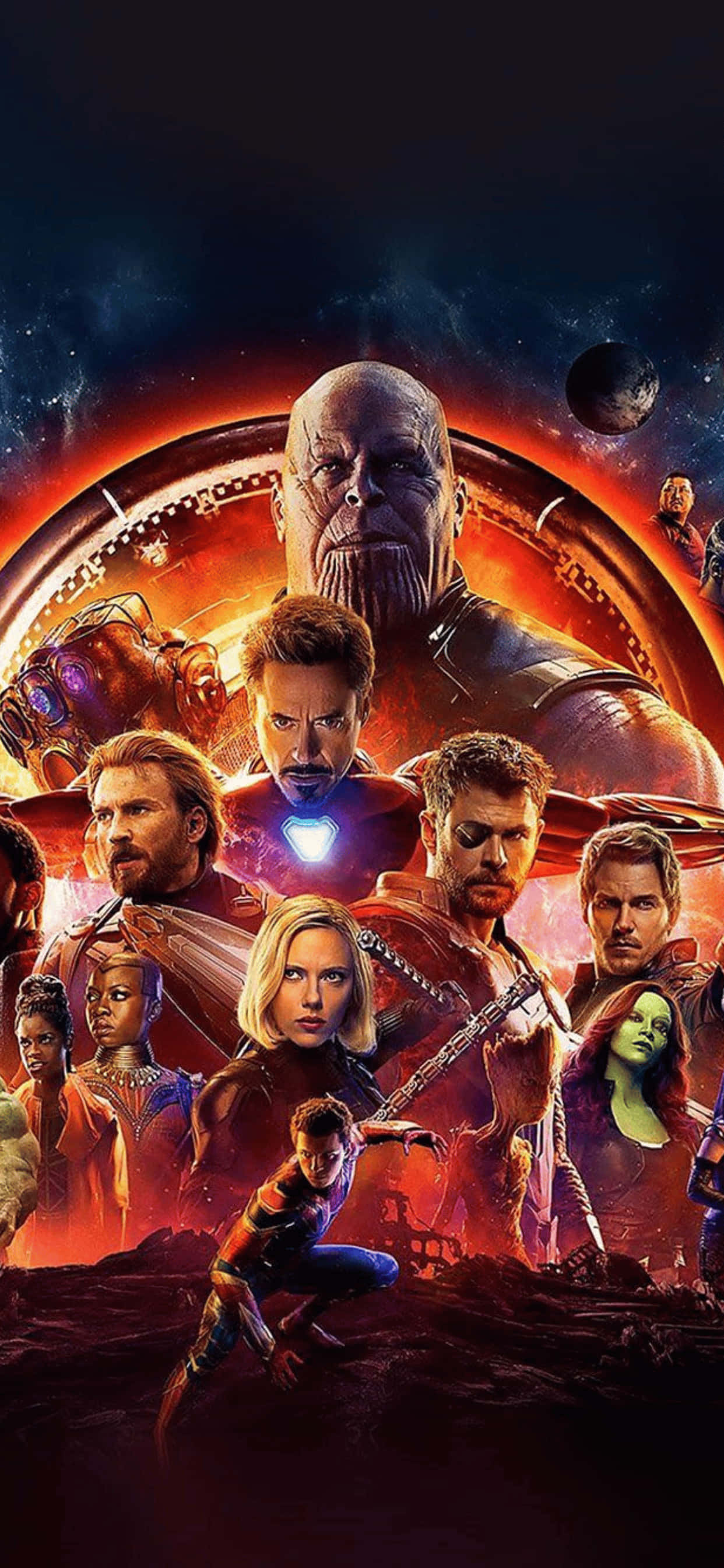 iPhone Xs Max Marvel 桌布 壁紙 — 一場宇宙戰鬥場景，以熾熱星雲為背景，Marvel 超級英雄與反派對決，薩諾斯巨大身影籠罩。