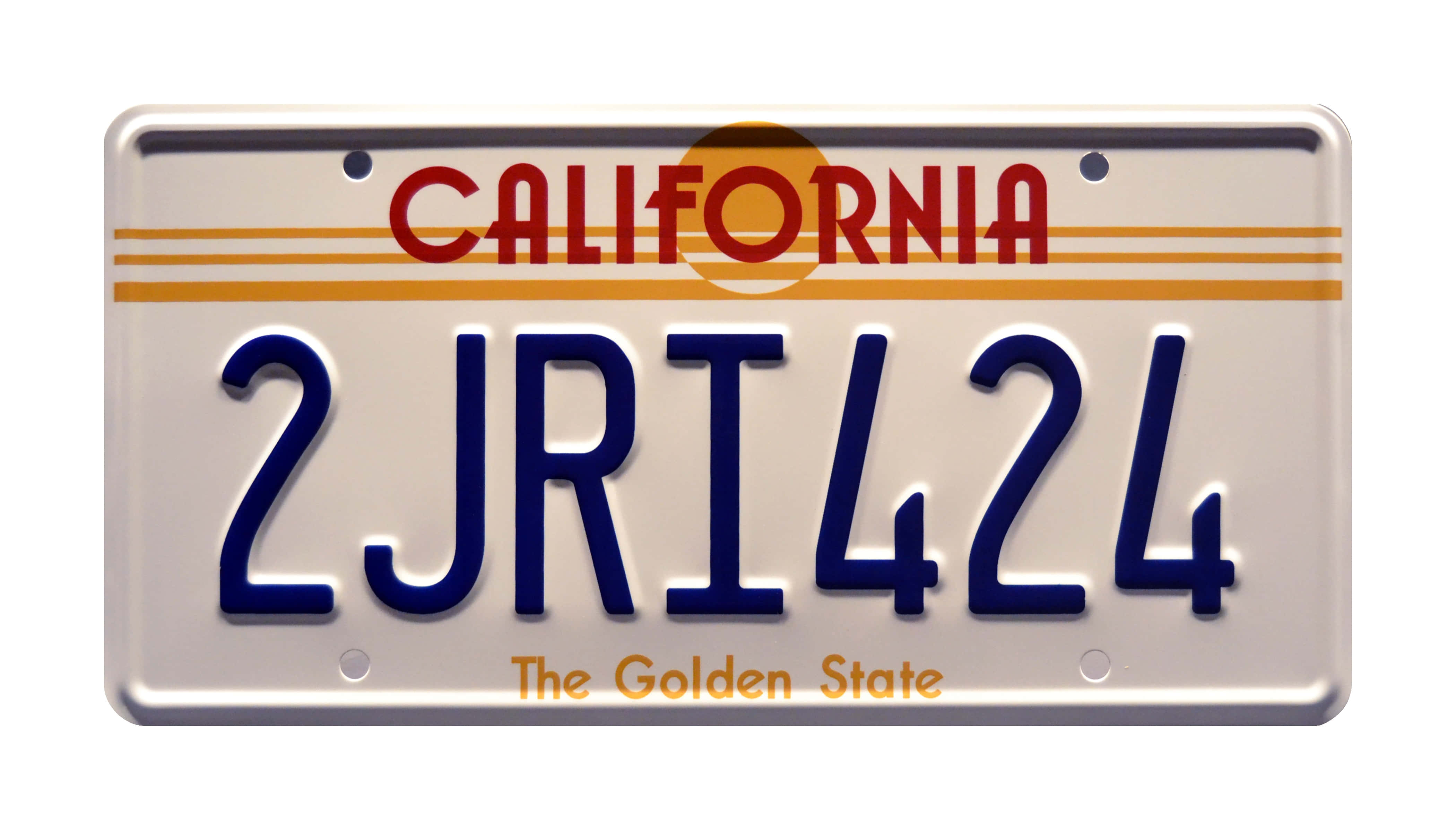 Car License Plate 桌布 壁紙 — 一塊乾淨的加州車牌，藍色字母和橙色條紋在白色背景上。