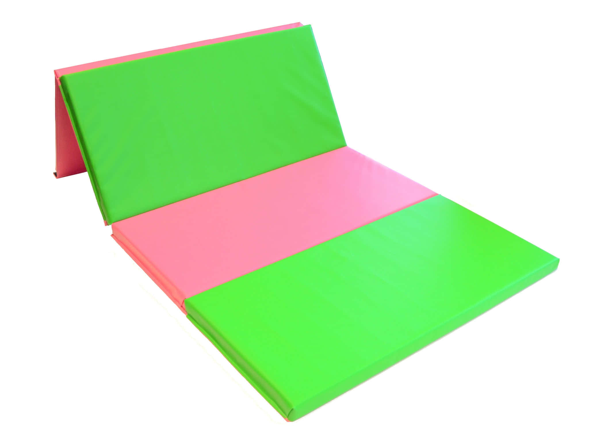 Gymnastics Mat 桌布 壁紙 — 一塊亮綠色和粉紅色的可折疊泡棉墊，以帳篷狀結構排列在純白色背景上。