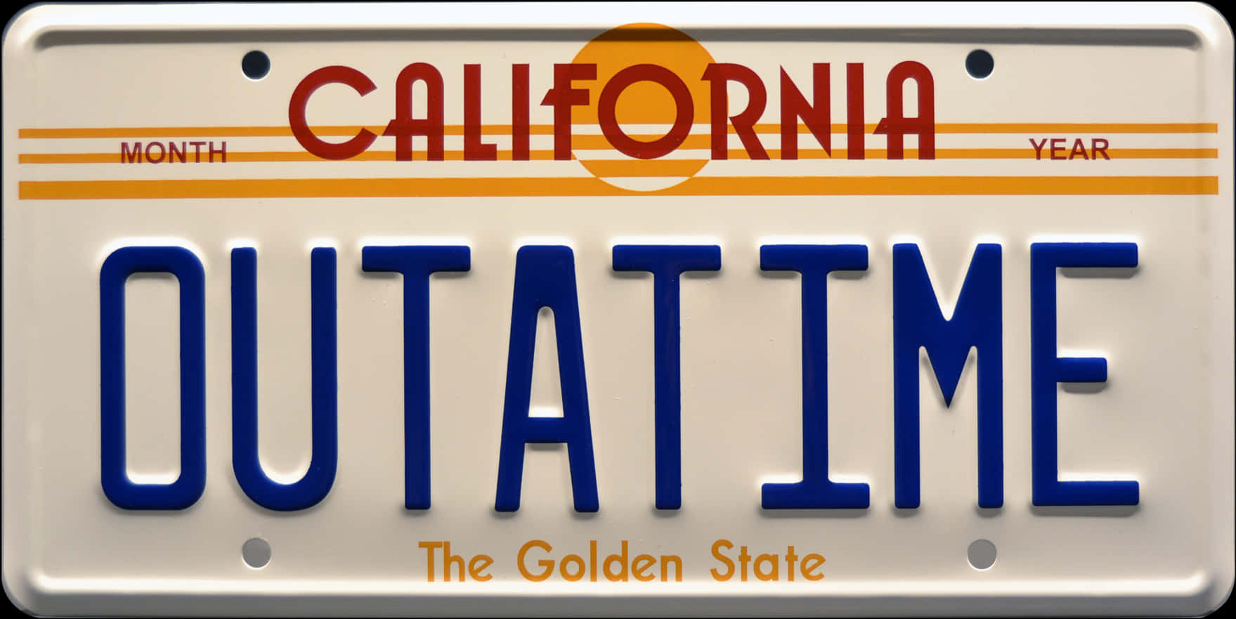 復古 桌布 壁紙 — 一塊加州車牌，藍色字母寫著「OUTATIME」，下方有「The Golden State」。