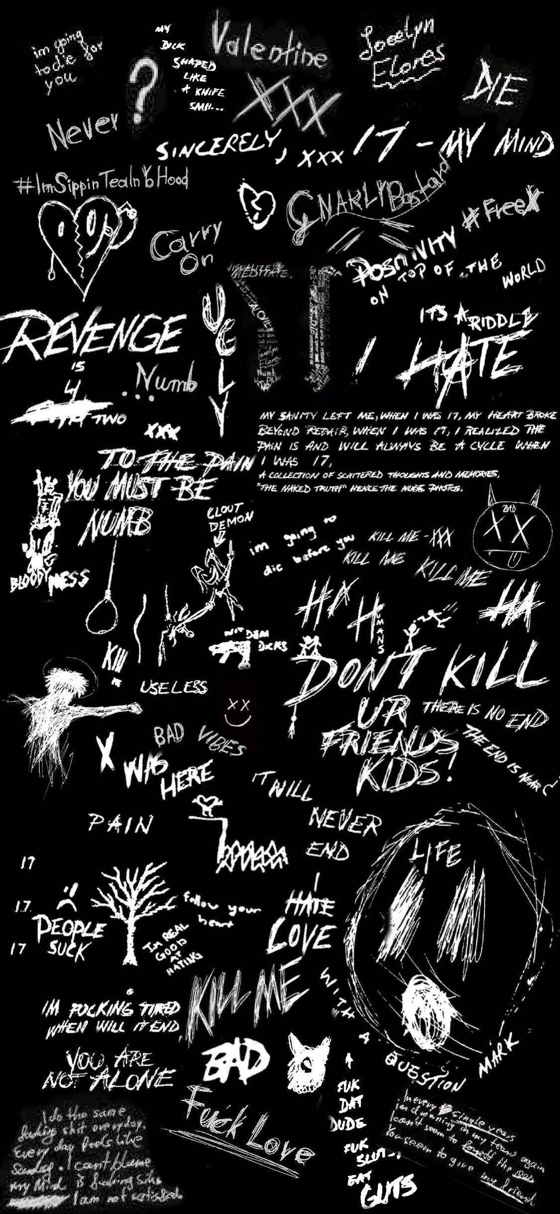 xxxtentacion 美學 桌布 壁紙 — 一塊混亂的黑板，佈滿了瘋狂的白色塗鴉風格文字和圖畫，表達出仇恨、復仇和痛苦等原始情感。