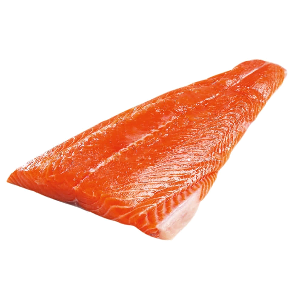 Salmon 桌布 壁紙 — 一塊生鮭魚片，帶有鮮豔的橙色肉質和明顯的脂肪紋理，置於純白背景上。