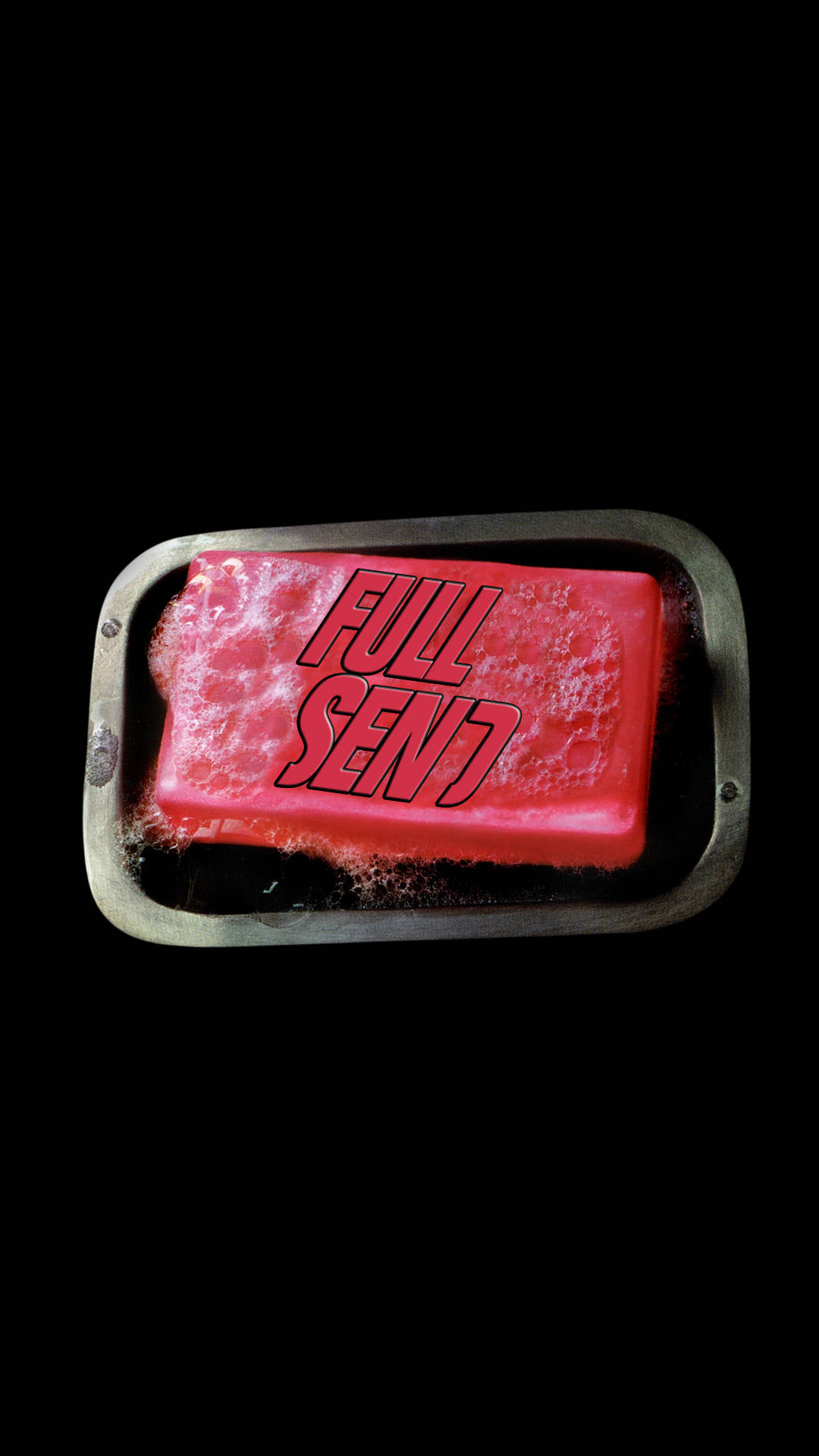 Full Send 桌布 壁紙 — 一塊紅色肥皂，上面有 'FULL SEND' 字樣，放在黑色背景的金屬托盤上。