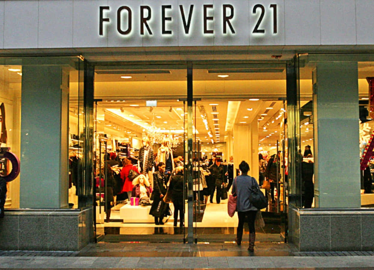 一家招牌寫著Forever 21的店面 壁紙