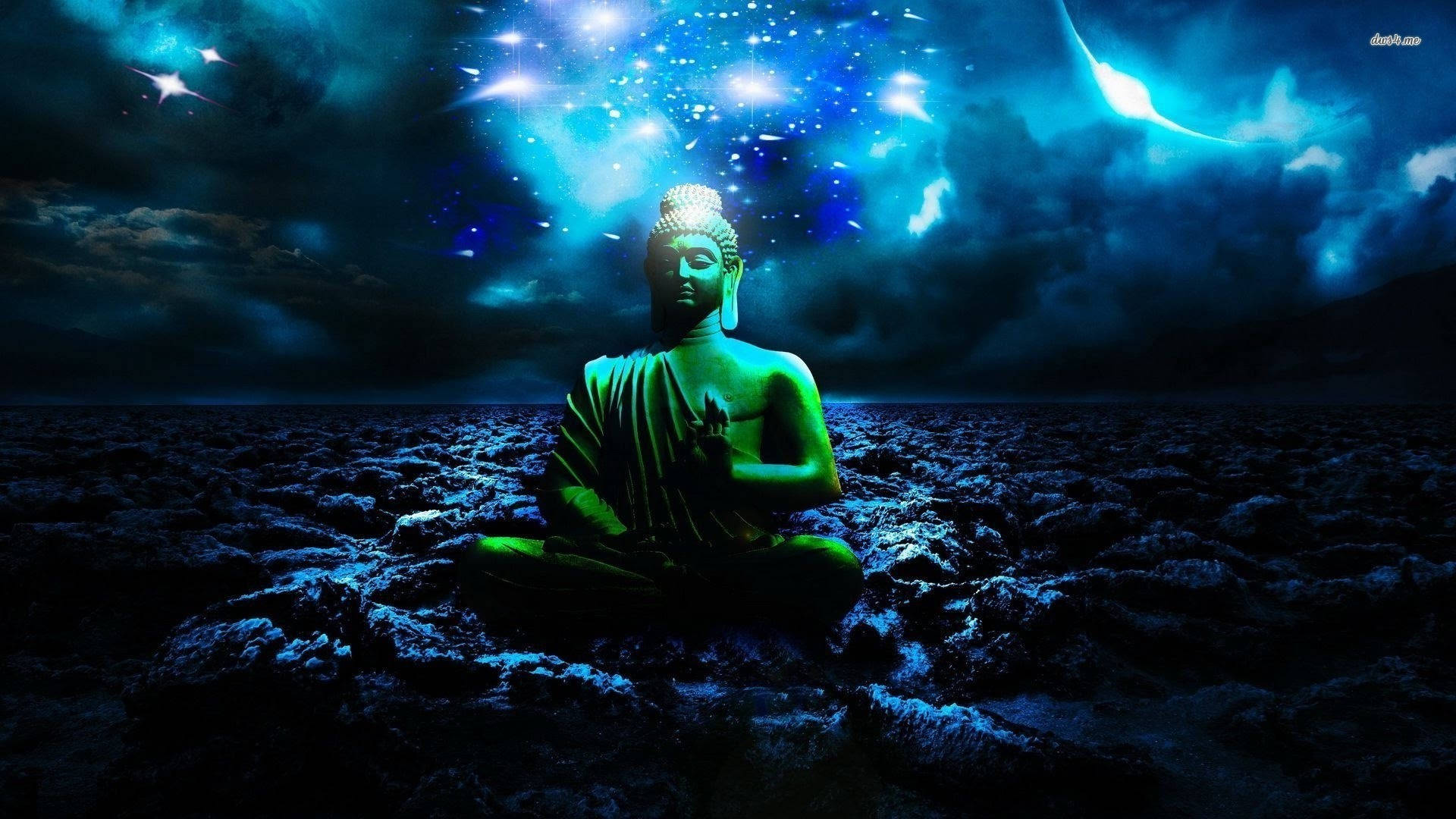 一尊發光的佛像在星空下冥想。