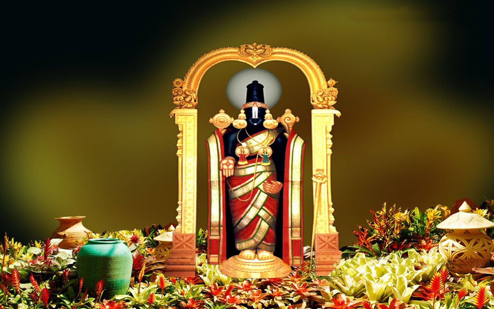 Venkateswara 桌布 壁紙 — 一尊閃耀的金色神像，身穿紅金長袍，站在裝飾華麗的拱門下，周圍環繞著鮮豔的熱帶花卉。