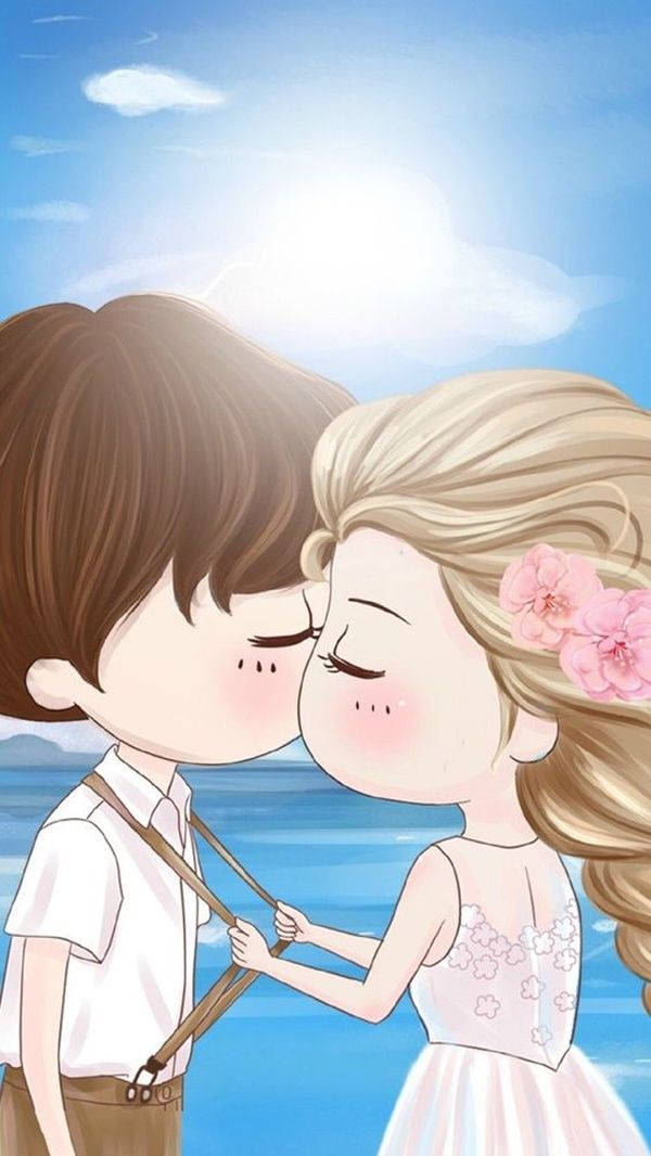Love Cute Couple 桌布 壁紙 — 一對可愛的動漫情侶在蔚藍的天空下， fluffy 的雲朵旁，在海邊接吻。