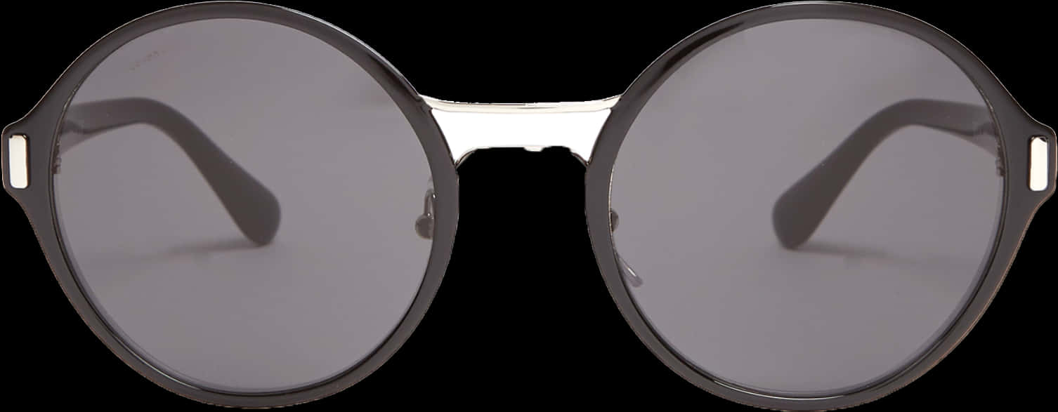 Round Glasses 桌布 壁紙 — 一對時尚圓形太陽眼鏡，配備深灰色鏡片和銀色金屬鼻樑，置於黑色背景上。