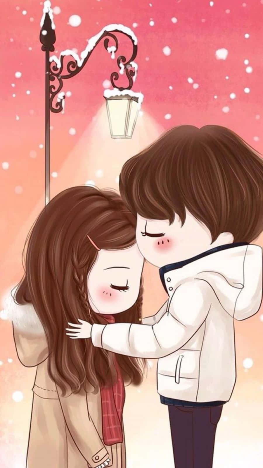 Couple Cartoon 桌布 壁紙 — 一對溫柔的動漫情侶在灑滿雪花的街燈下擁抱，柔和的雪花在溫暖的粉紅色天空下飄落。