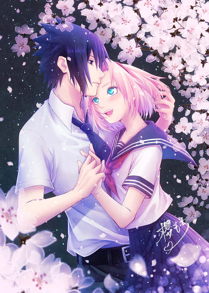 Sasuke Sakura 桌布 壁紙 — 一對溫柔的動漫情侶在粉紅色櫻花雨下擁抱，櫻花散發著柔和的紫色光芒。