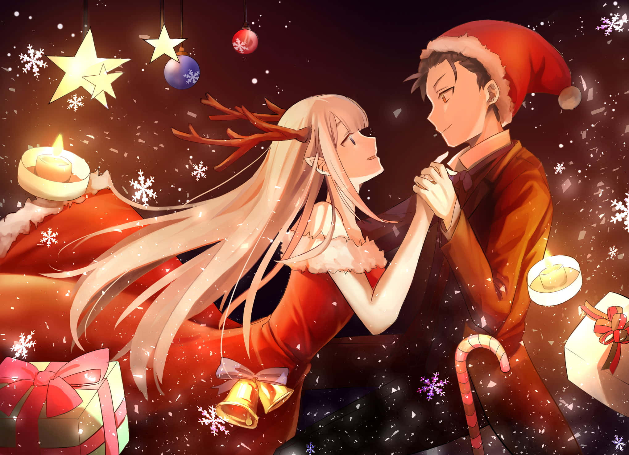 Couples Christmas 桌布 壁紙 — 一對節日氣氛的動漫情侶穿著聖誕服裝，在飄雪和節日裝飾中分享溫馨時刻。