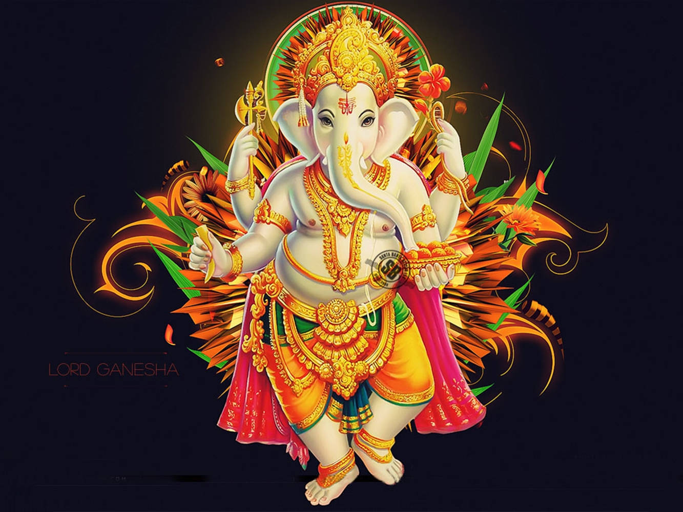 Hindu God 桌布 壁紙 — 一幀光芒四射的數位插圖，描繪象神 Lord Ganesha 佩戴金色珠寶和色彩繽紛的服飾，背景為深色，帶有火橙色和綠色的花卉漩渦。