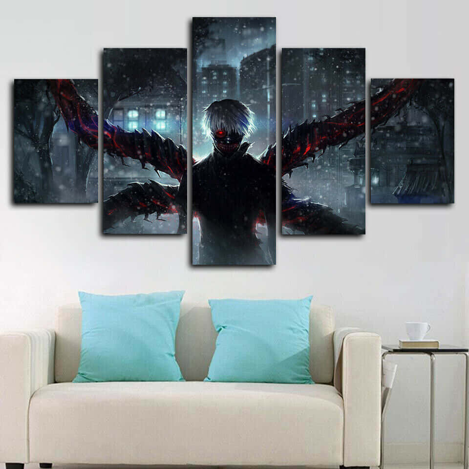 Urban Fantasy 桌布 壁紙 — 一幅五格動漫畫布描繪了一個戴面具的角色，擁有發光的紅色眼睛和黑色翅膀，背景是雪夜的城市場景。