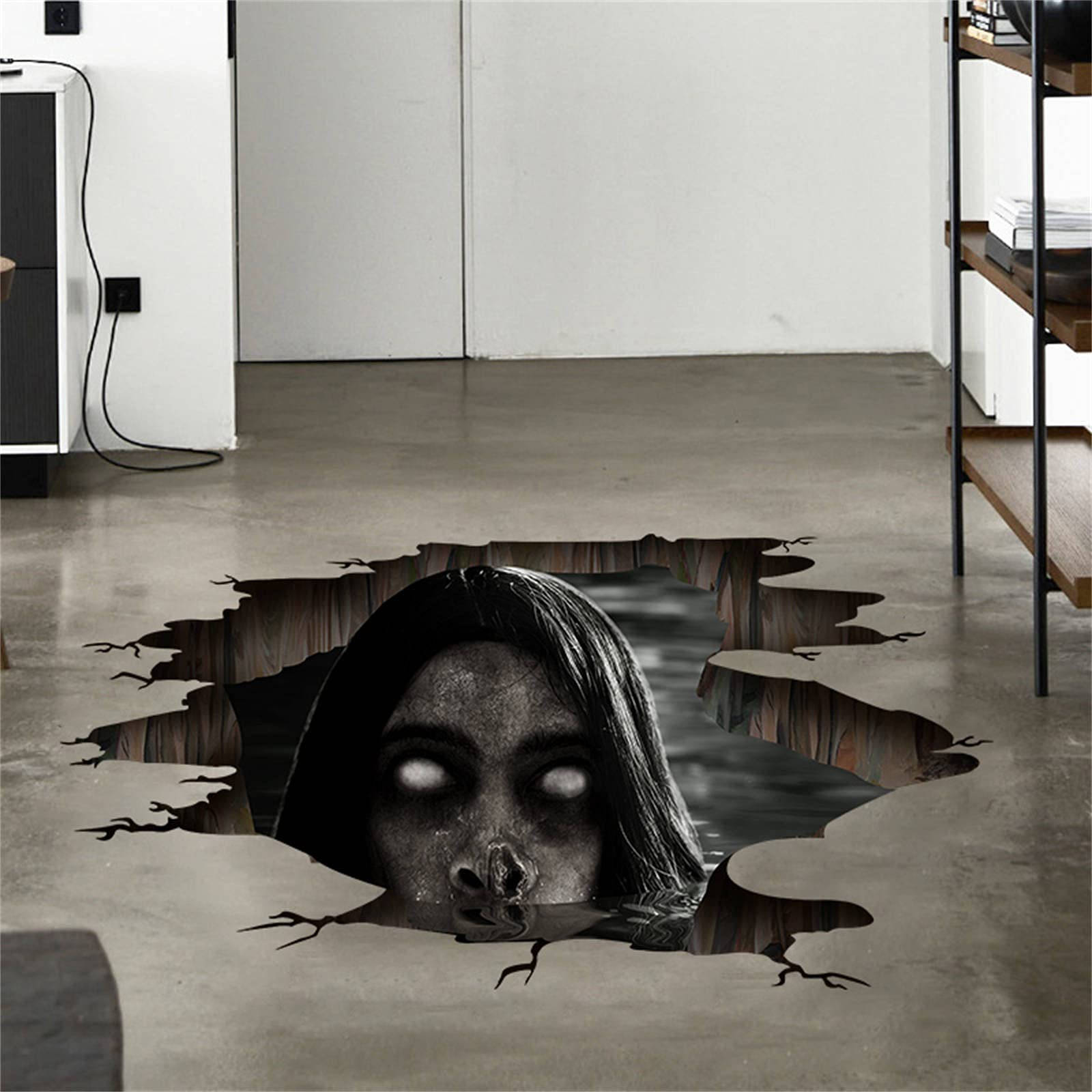恐怖動圖 桌布 壁紙 — 一幅令人毛骨悚然的3D地板壁畫，描繪一個蒼白的女人臉孔從簡約房間的裂開混凝土洞中浮現。