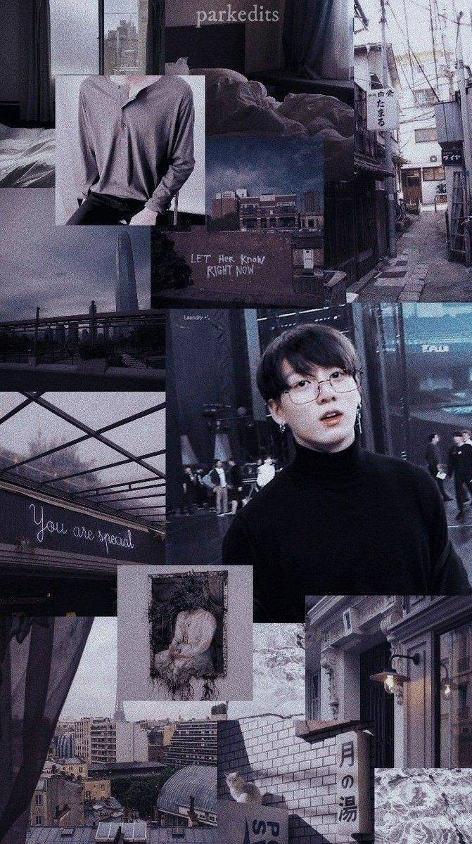 Jungkook Aesthetic 桌布 壁紙 — 一幅充滿氛圍感的拼貼畫，包含城市街景和中央一位戴眼鏡年輕男子的肖像，背景為柔和的灰色和藍色調。