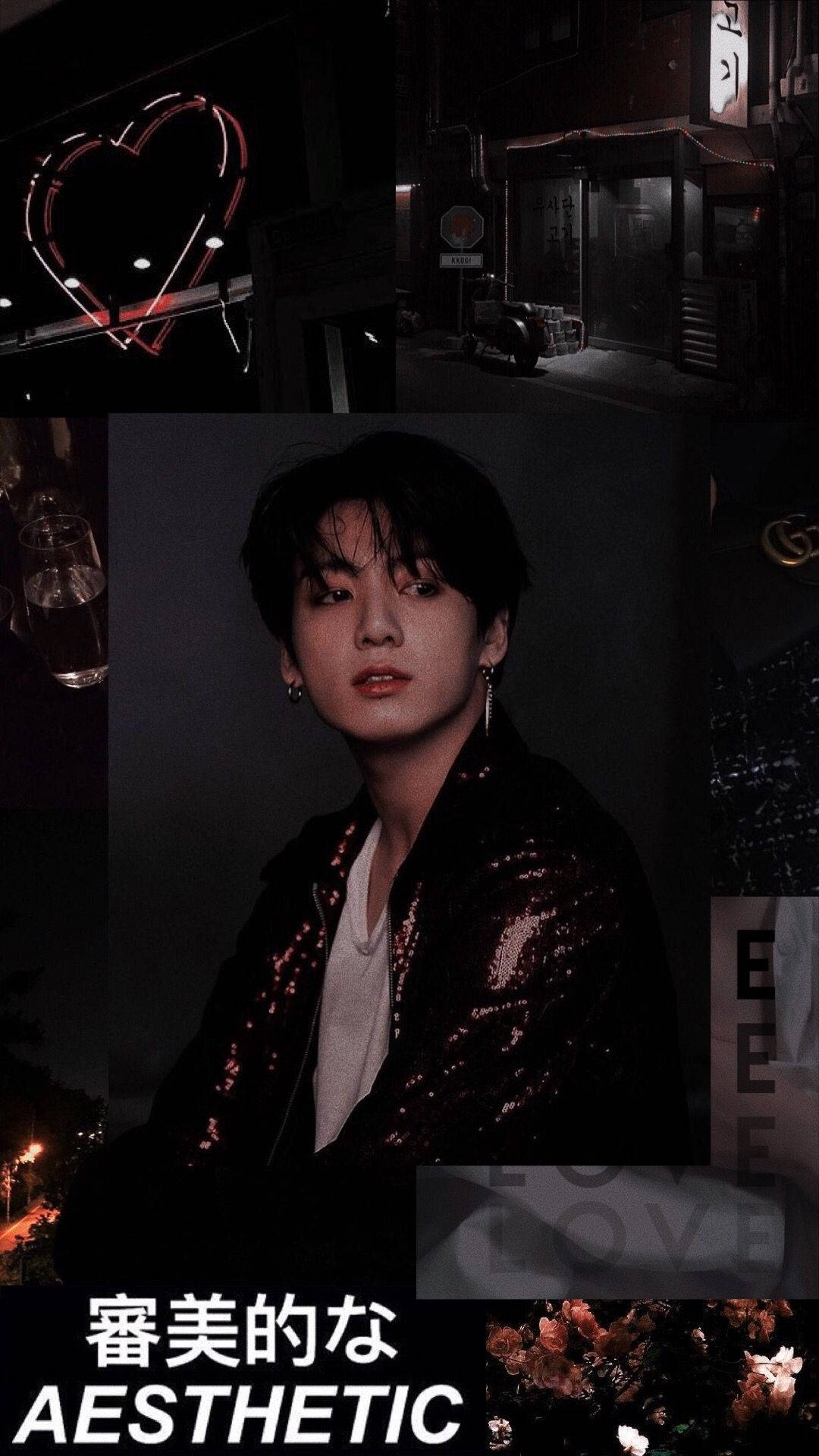 Jungkook 桌布 壁紙 — 一幅充滿氣氛的夜間拼貼畫，以一個穿著亮片外套的年輕男子為主角，背景是城市景觀，點綴著霓虹心形燈光和花卉元素。