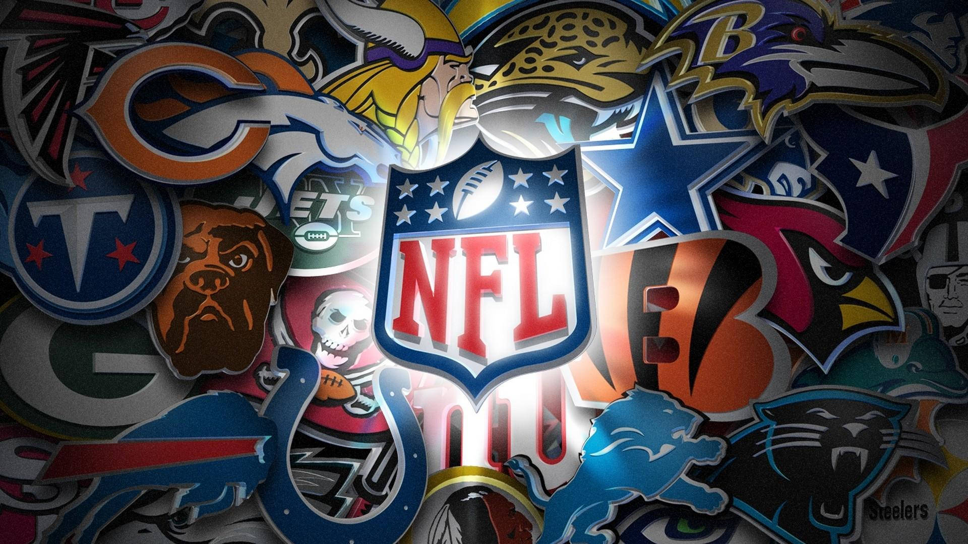 NFL Teams 桌布 壁紙 — 一幅充滿活力的NFL球隊標誌和吉祥物拼貼畫，色彩大膽，設計動感十足。