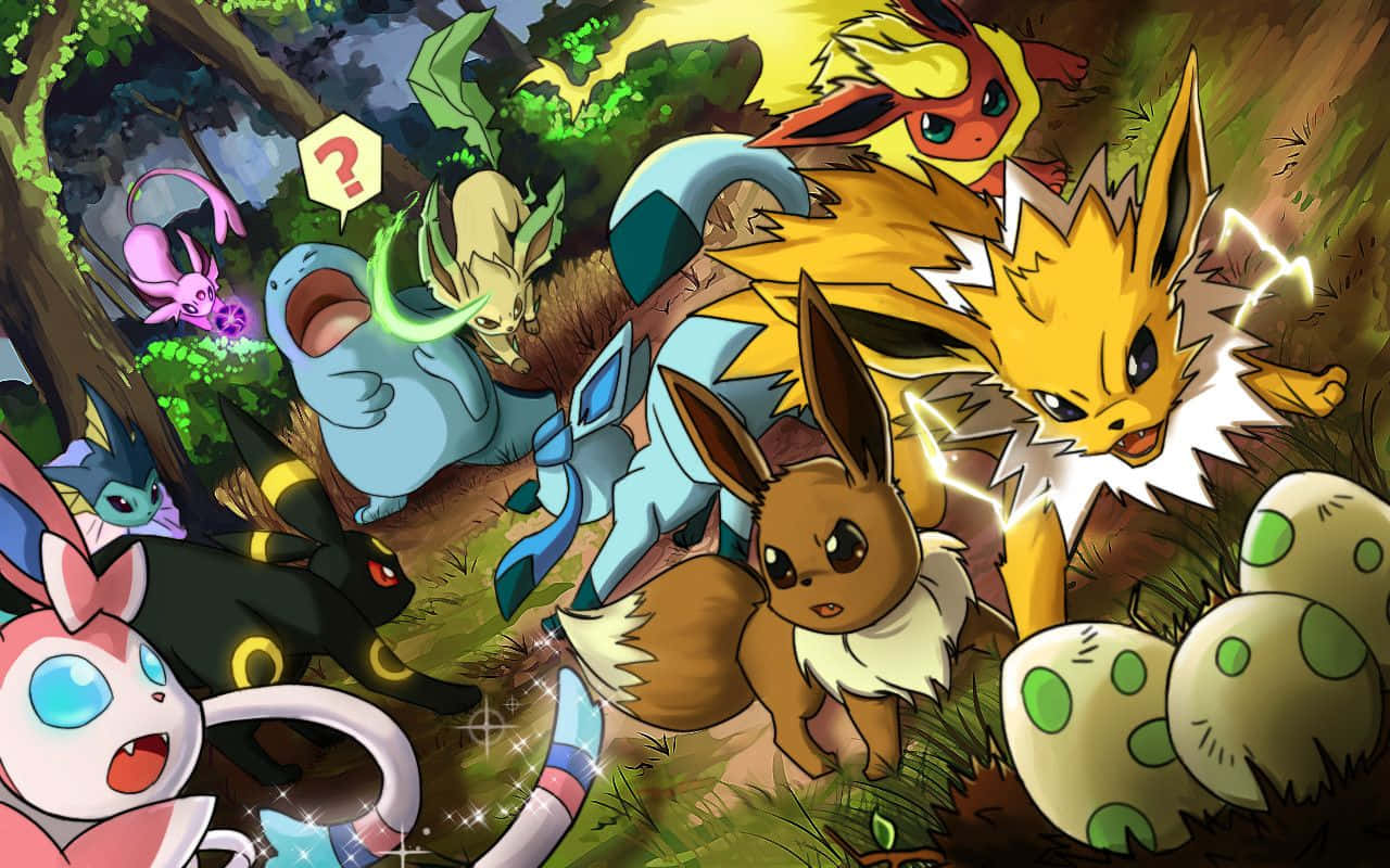 Eeveelutions 桌布 壁紙 — 一幅充滿活力的動漫風格插圖，描繪多個寶可夢角色聚集在茂密的森林空地中。