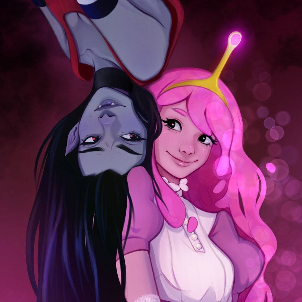 Princess 桌布 壁紙 — 一幅充滿活力的動漫風格插圖，描繪了兩個角色，一個粉紅色頭髮戴著皇冠微笑，另一個深色皮膚長頭髮表情嚴肅地向上看。
