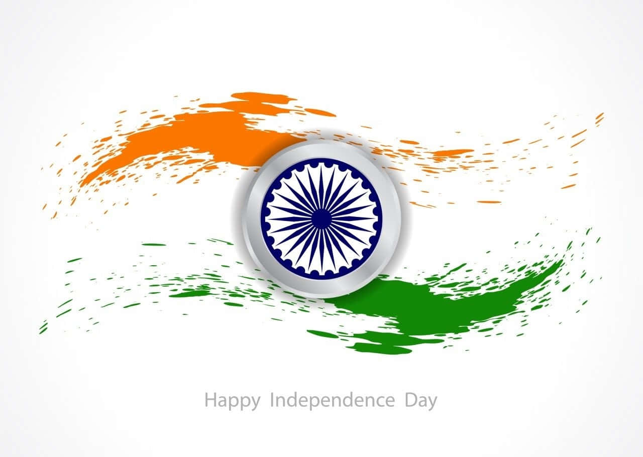 Independence Day 桌布 壁紙 — 一幅充滿活力的印度國旗數位插圖，帶有橙色和綠色油漆飛濺，白色背景中央有阿育王法輪。