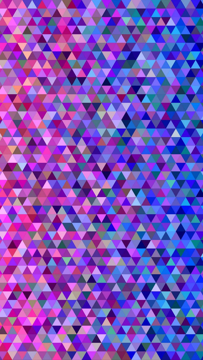 Shapes 桌布 壁紙 — 一幅充滿活力的抽象壁紙，由紫色、粉紅色和藍色漸變色調的重疊三角形組成。