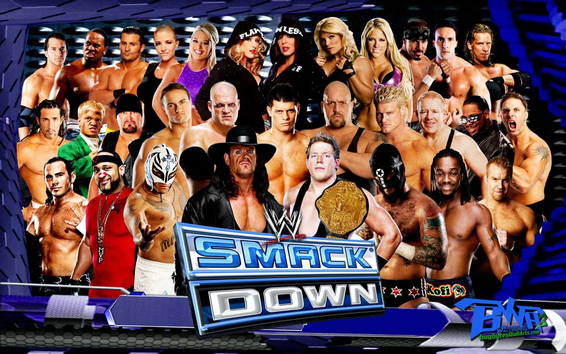 桌布 壁紙 — 一幅充滿活力的拼貼畫，WWE 摔角手圍繞著發光的 SmackDown 標誌，在未來感的藍色舞台上擺姿勢。